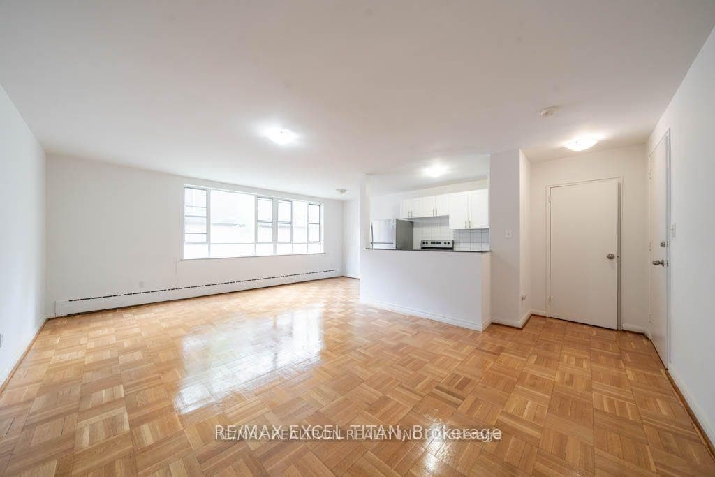 77 Erskine Avenue Unit 306, Leaside / Davisville, ON M4P 1Y5 - Photo 1