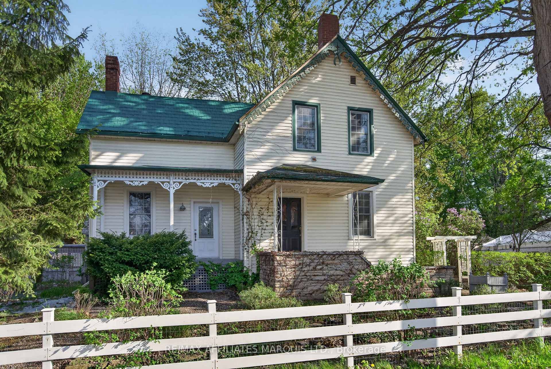 326 Third Street, Cornwall