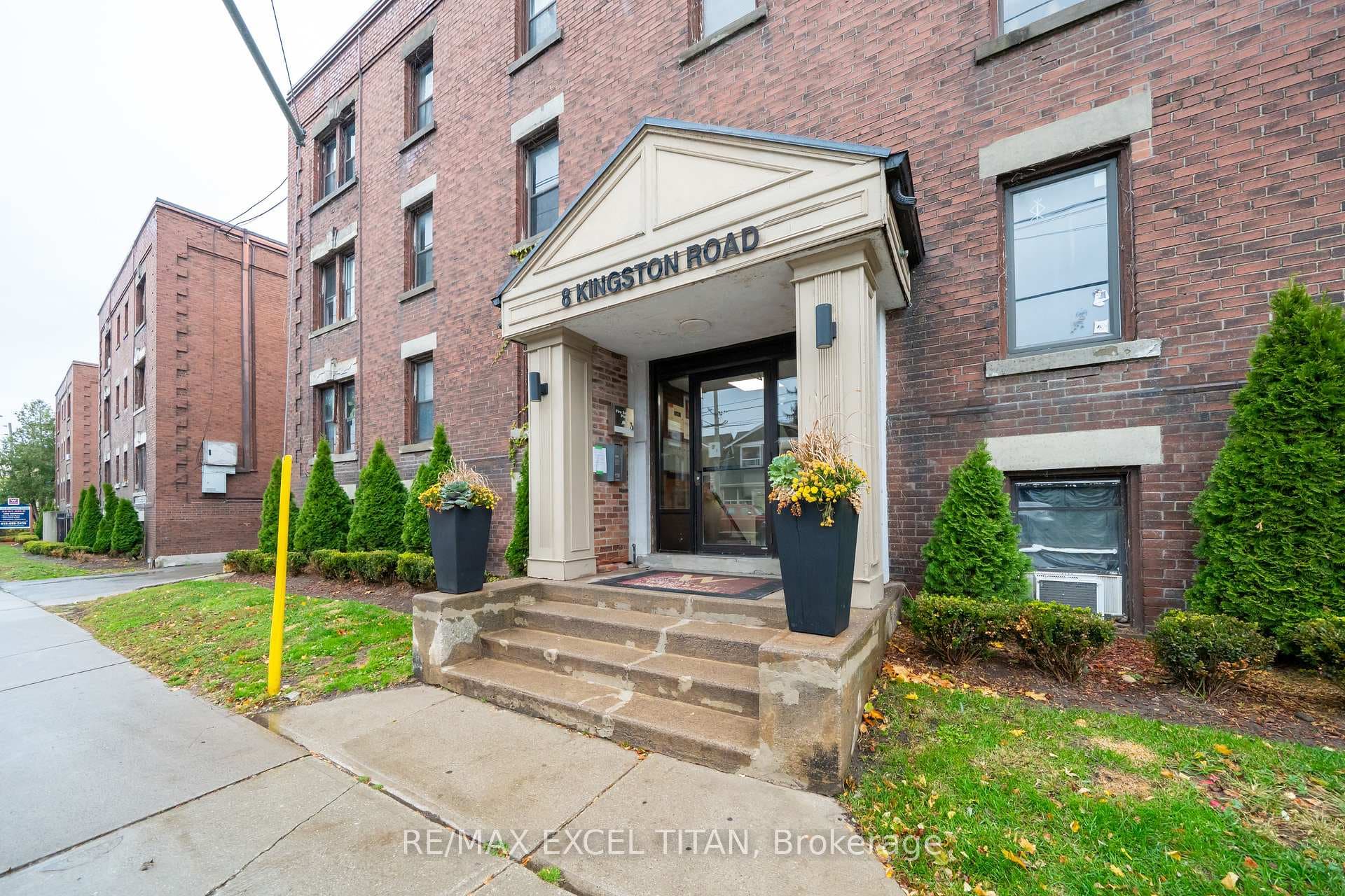8 Kingston Road Unit 51, The Beaches / Upper Beaches, ON M4L 2S4 - Photo 1