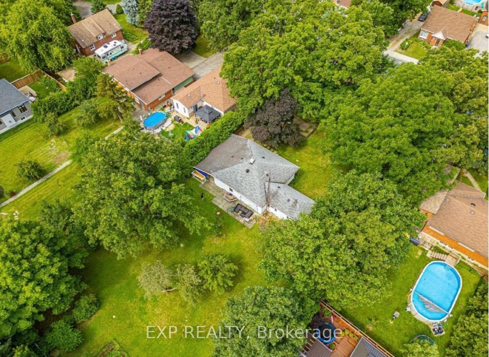 879 West 5th Street, Hamilton, ON L9C 5R4 - Photo 1