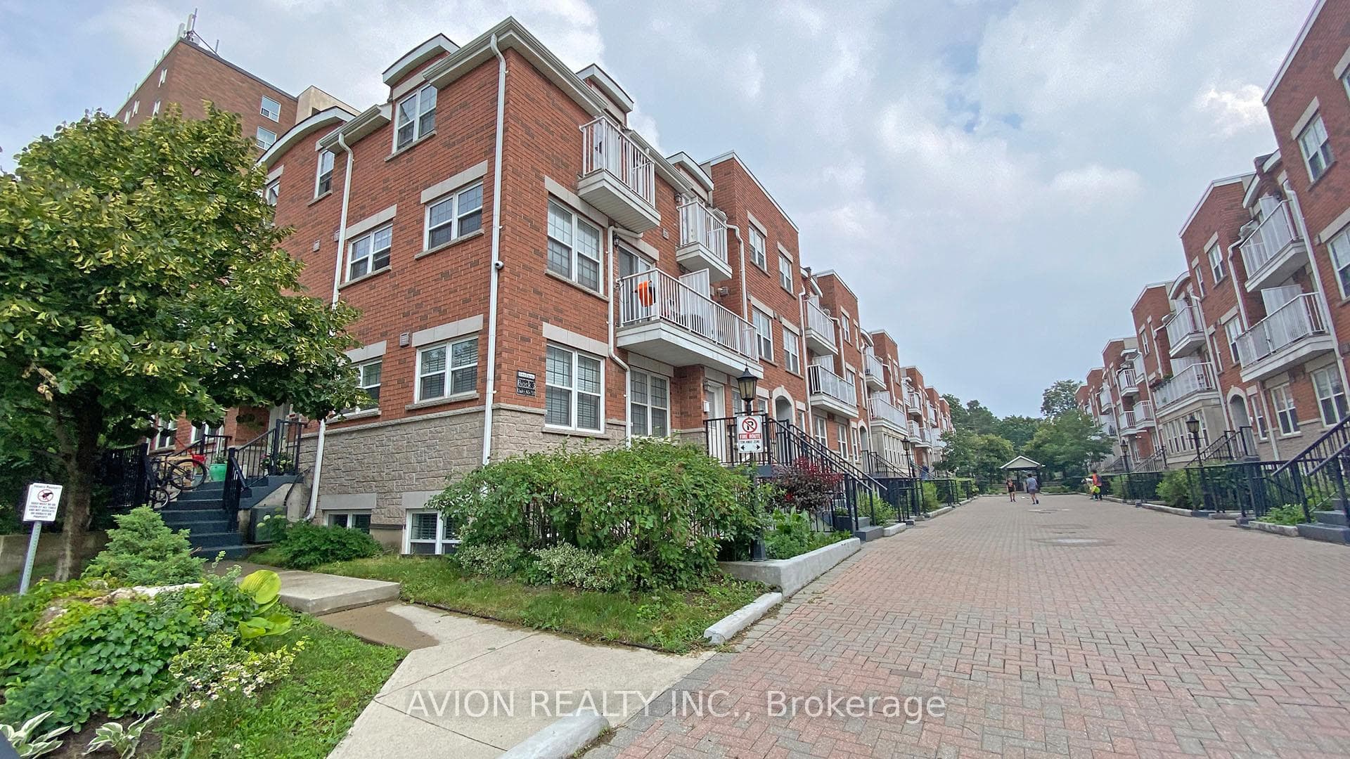 37 Four Winds Drive Unit 111, Toronto W05