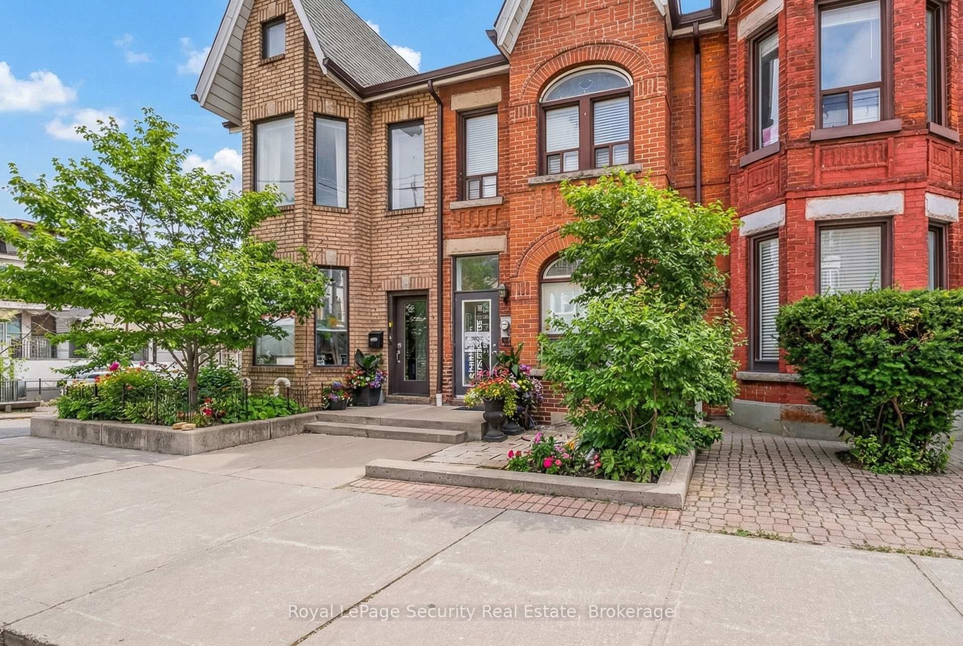 1115 College Street Unit 2nd Floor, Downtown Toronto / Waterfront, ON M6H 1B5 - Photo 1