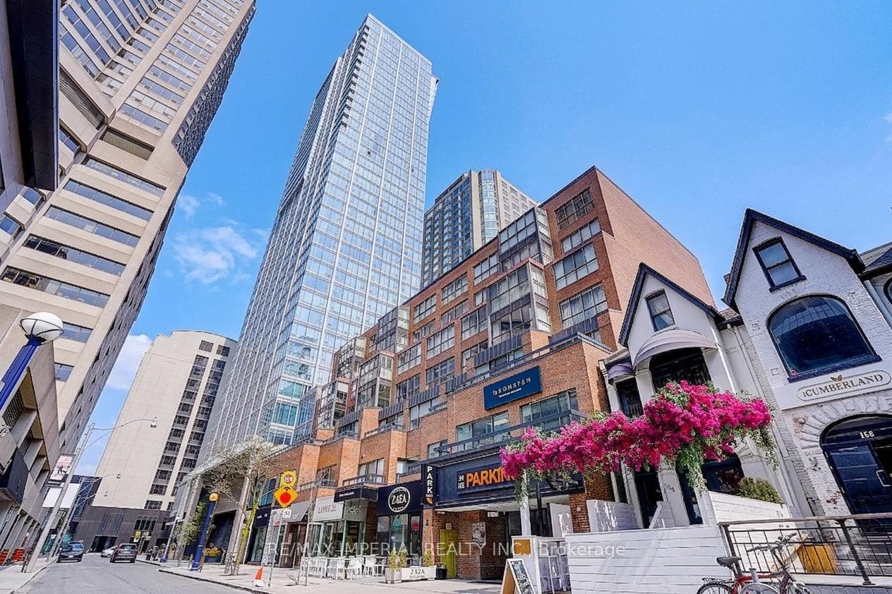 188 Cumberland Street Unit 2210, Annex / Yorkville / Summerhill, ON M5R 0B6 - Photo 1