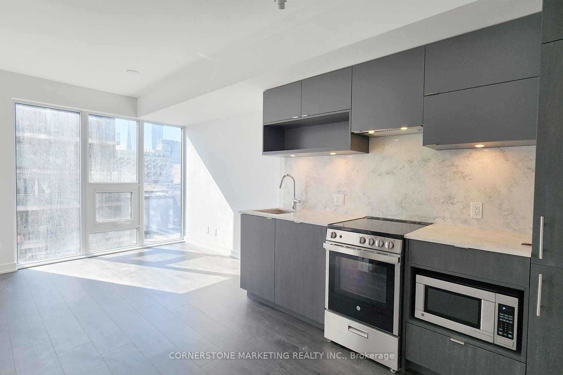 Living & kitchen