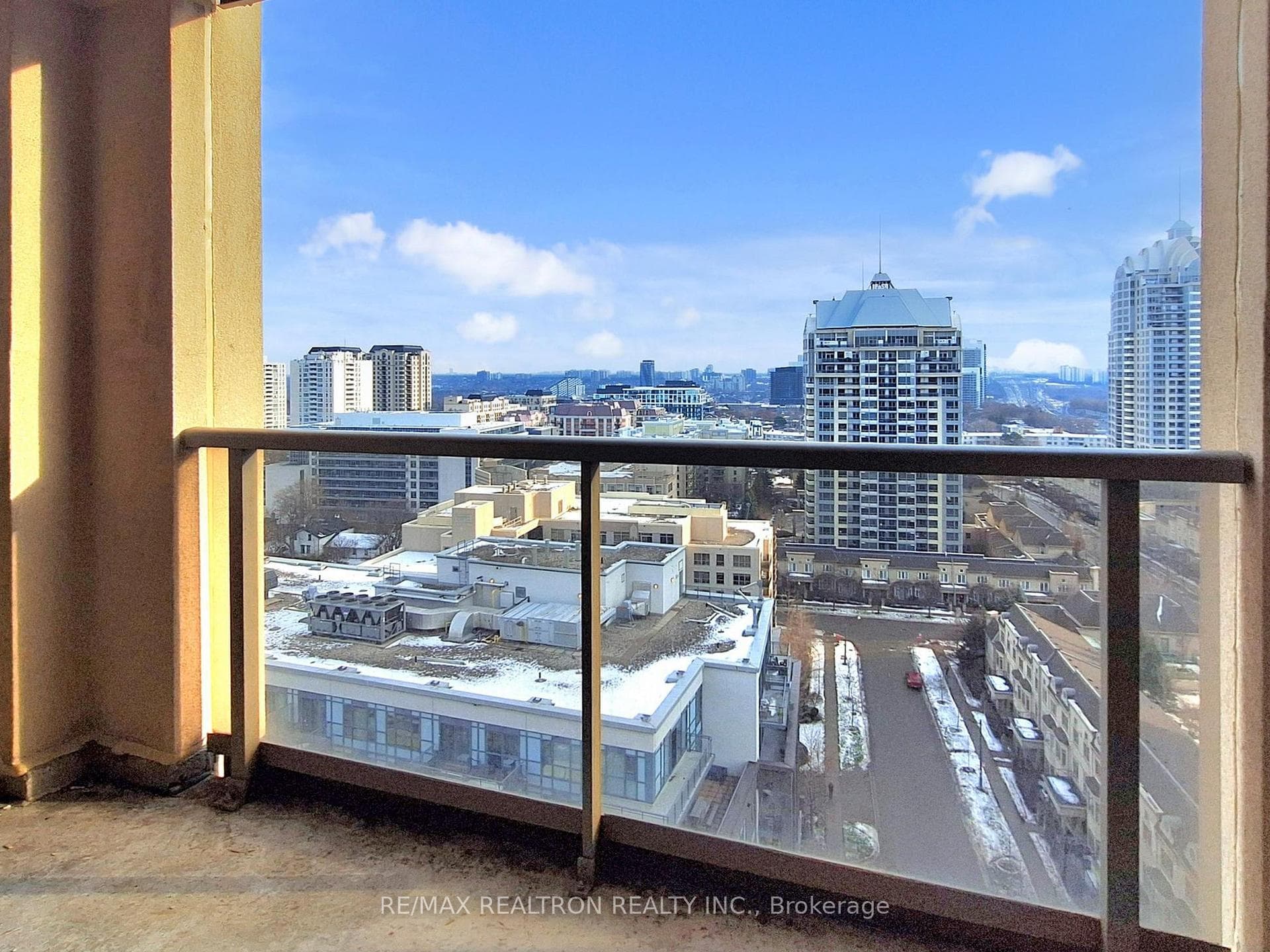18 Kenaston Gardens Unit 1606, Hillcrest Village / Bayview Village, ON M2K 3C7 - Photo 1