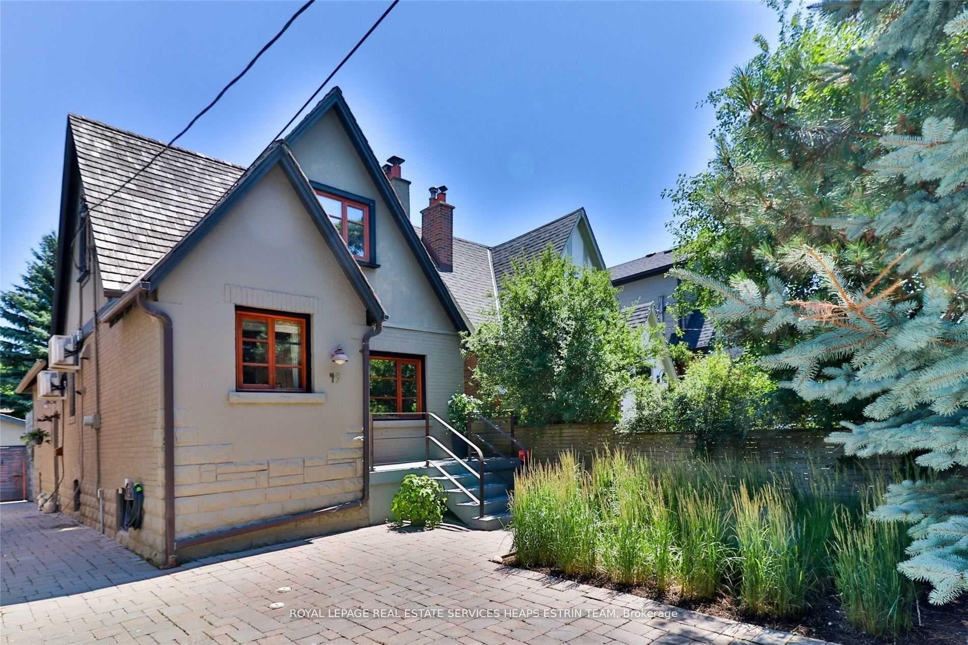45 Cameron Crescent, Flemingdon Park / Don Mills, ON M4G 2A1 - Photo 1