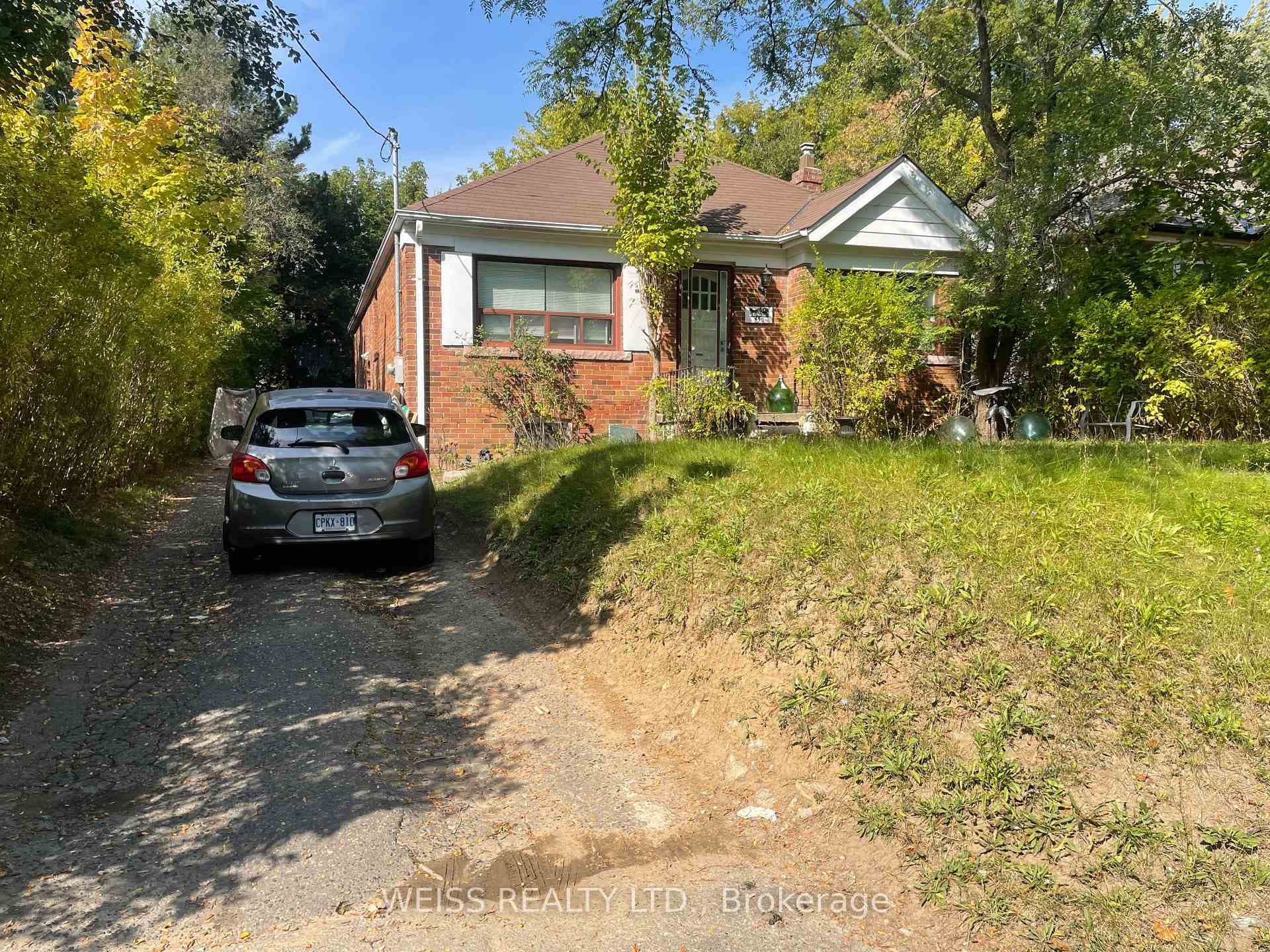 490 Coldstream Avenue, Toronto C04