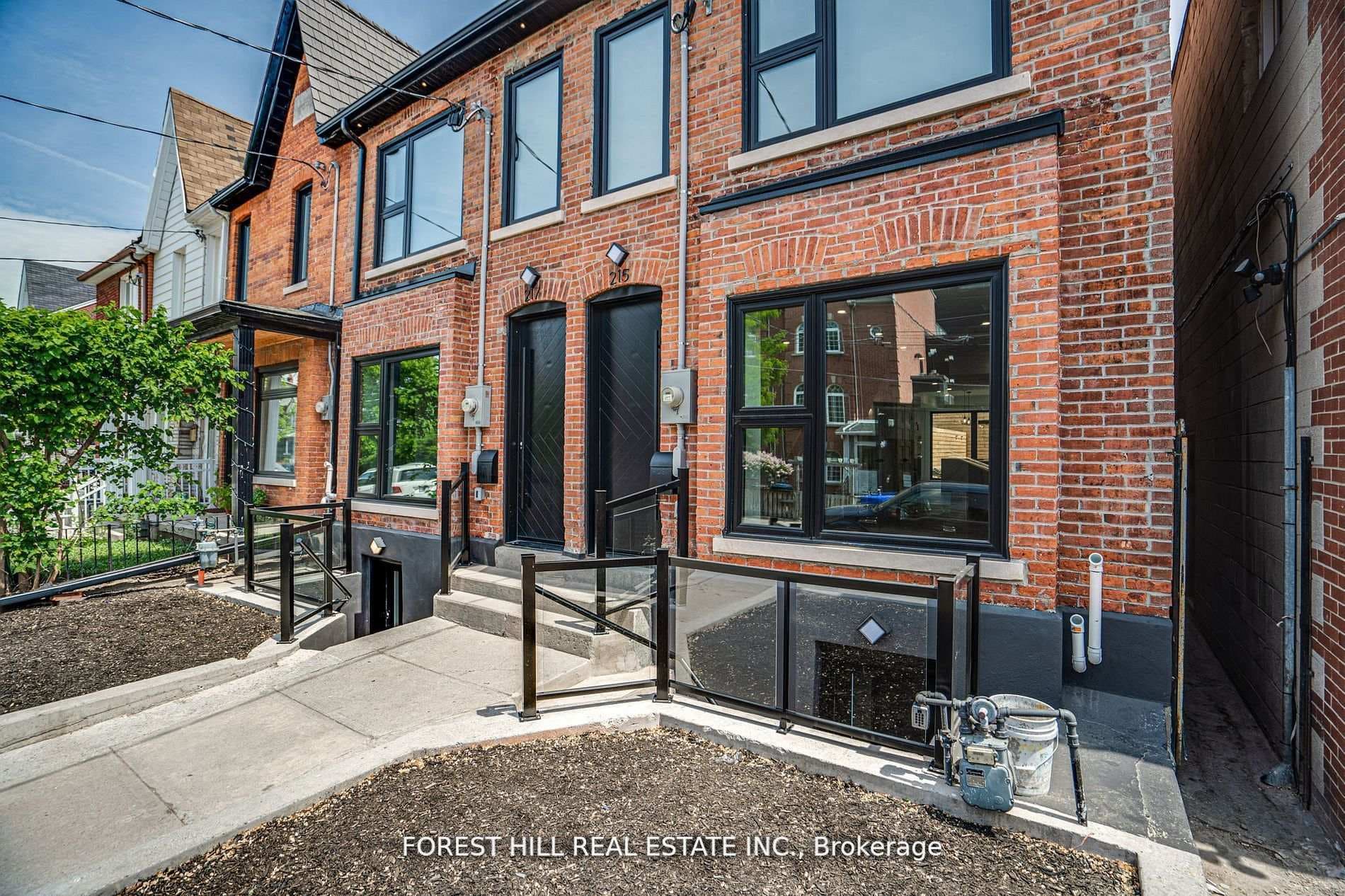 215 Euclid Avenue Unit MAIN, Toronto C01