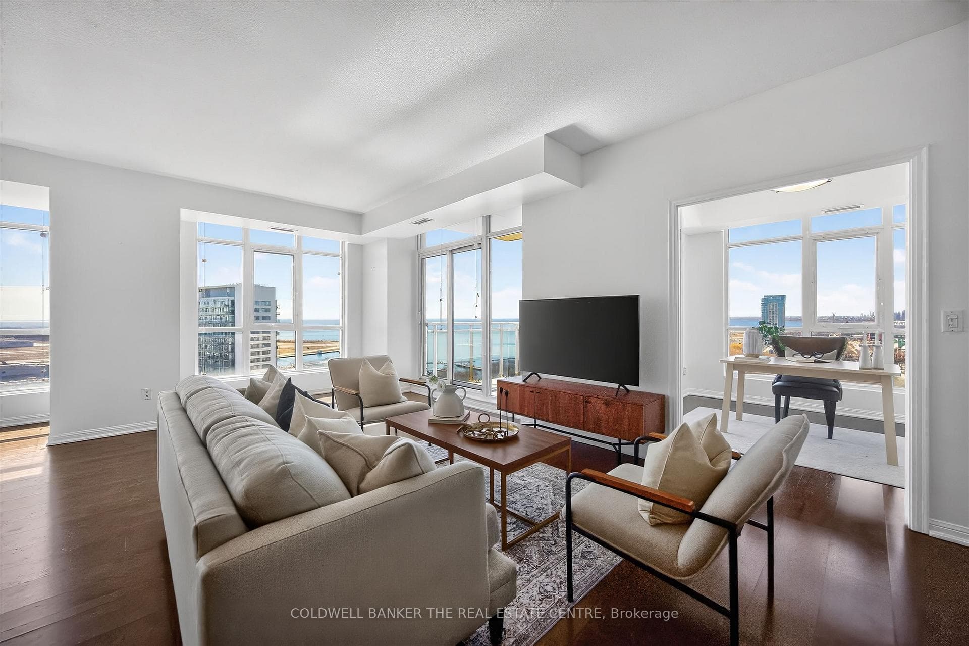 21 Grand Magazine Street Unit 2203, Downtown Toronto / Waterfront, ON M5V 1B5 - Photo 1