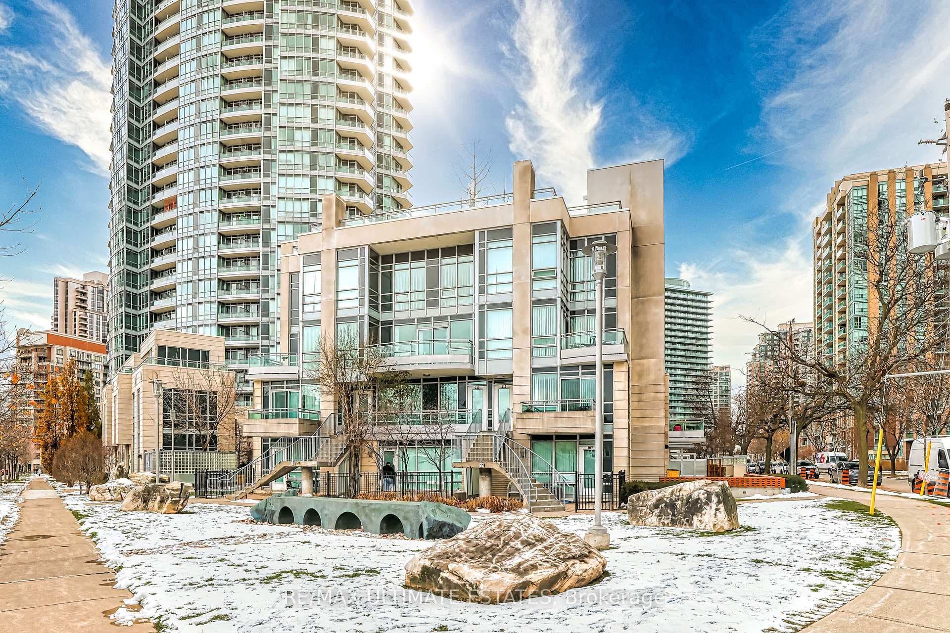 31 Olive Avenue Unit 114, Willowdale / Newtonbrook, ON M2N 4N4 - Photo 1