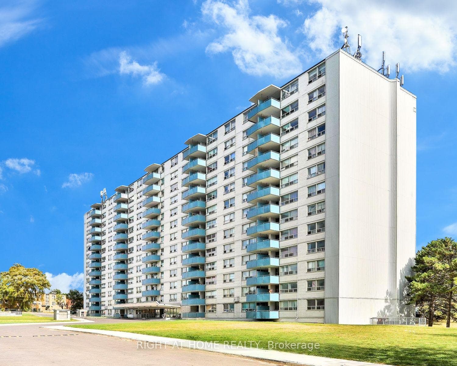 1440 Lawrence Avenue Unit 116, York / Weston, ON M6L 1B2 - Photo 1