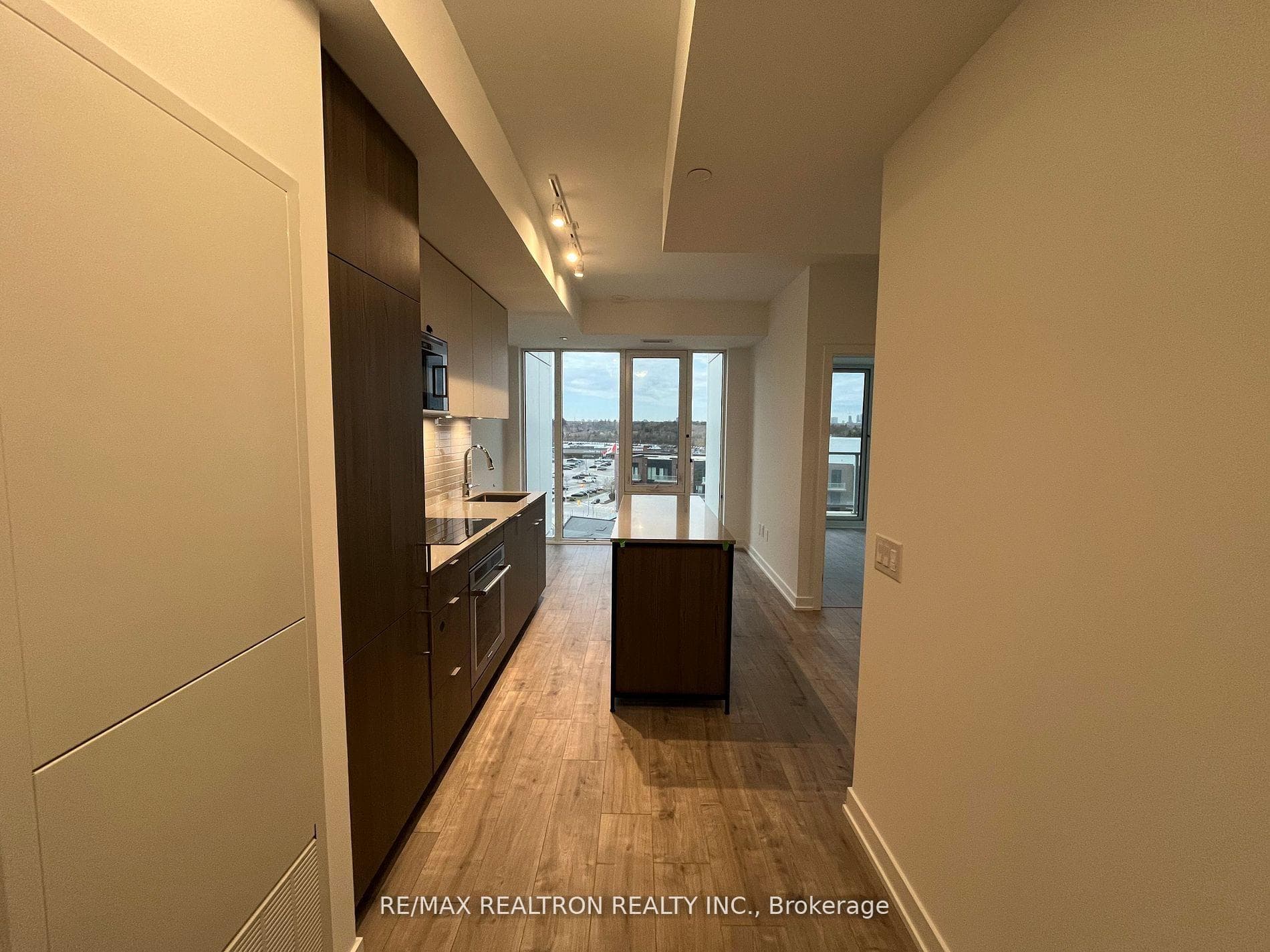 220 Missinnihe Way Unit 817, Mississauga, ON L5H 0A9 - Photo 1