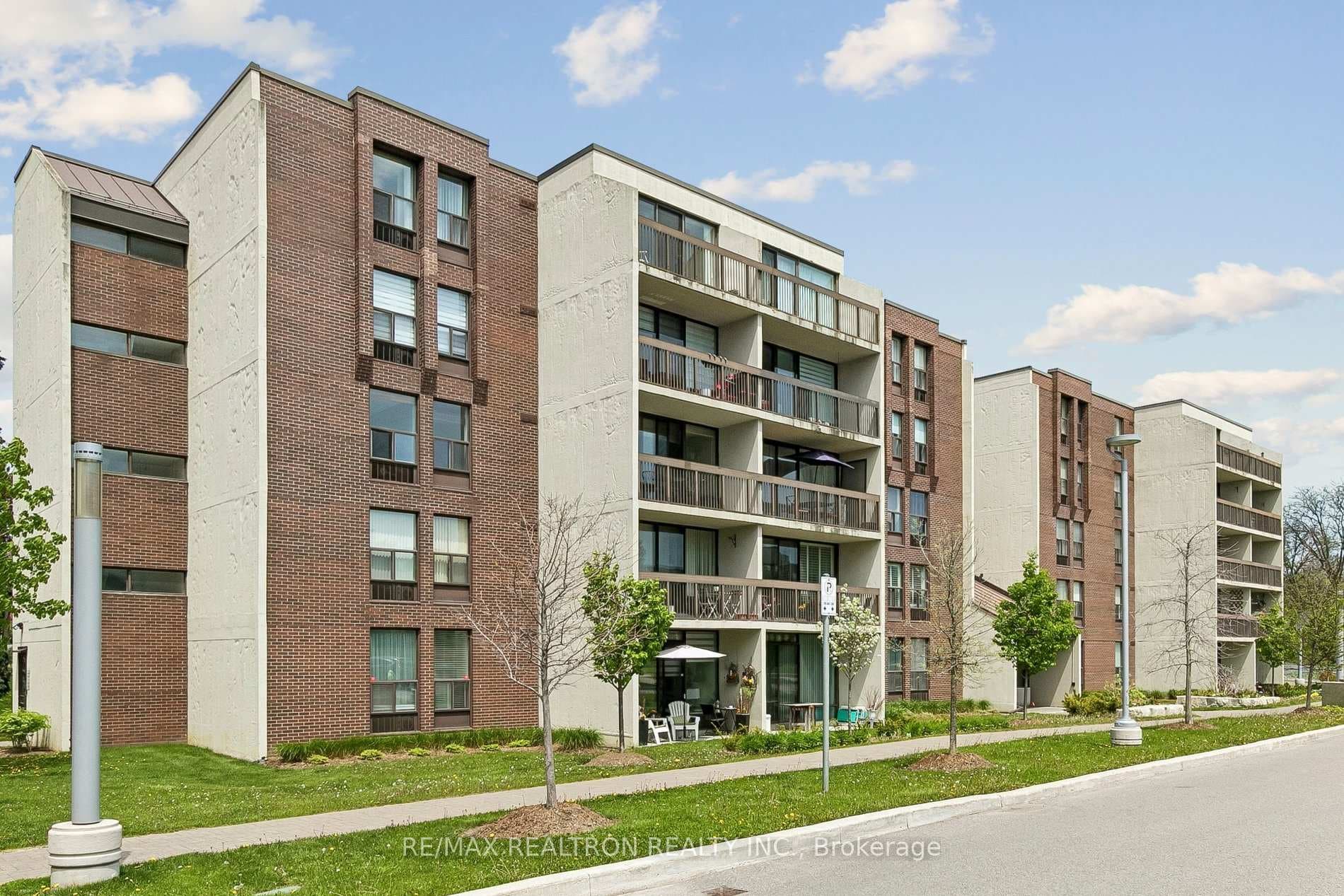 10 Fashion Roseway N/A Unit 306, Willowdale / Newtonbrook, ON M2N 6B6 - Photo 1