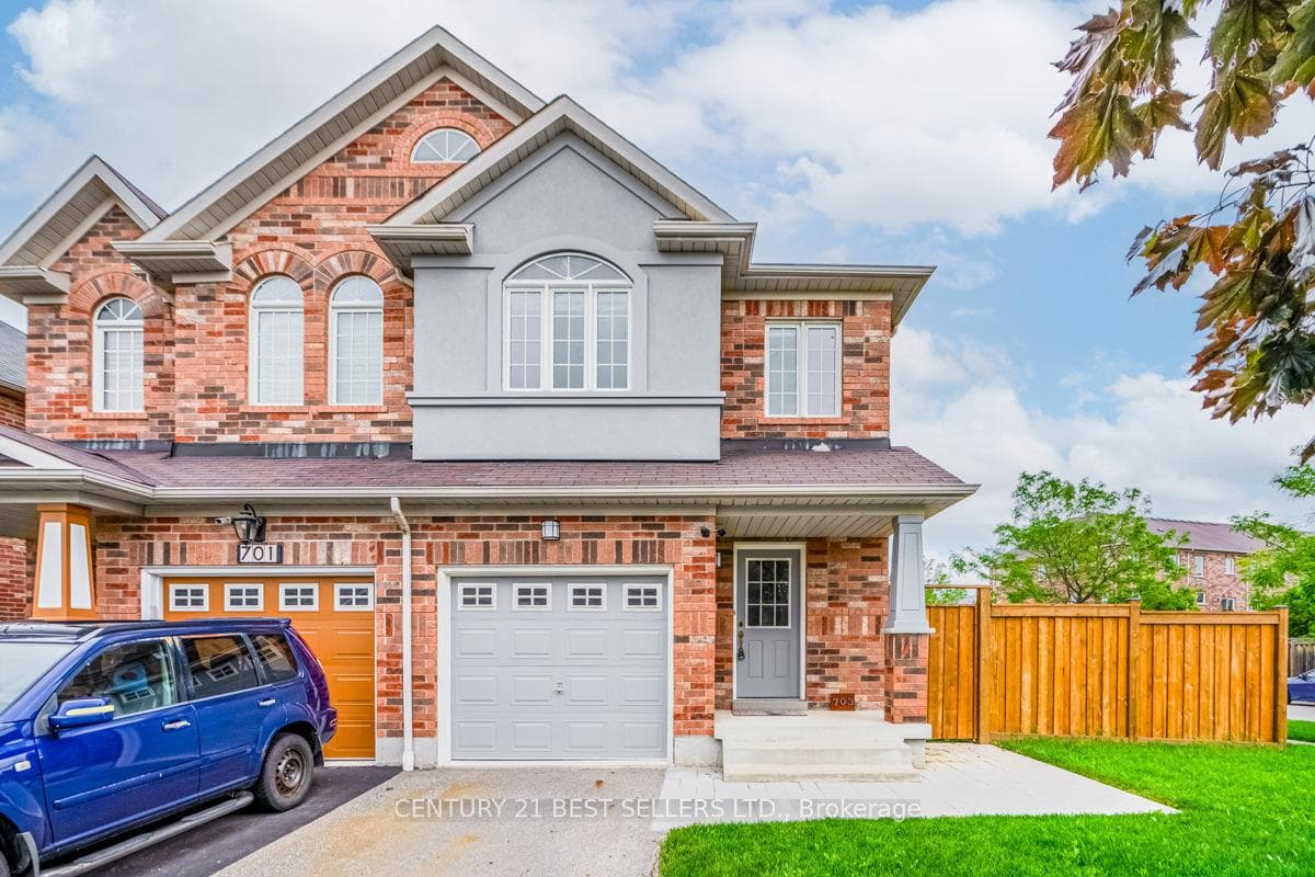 703 Courtney Valley Road, Mississauga