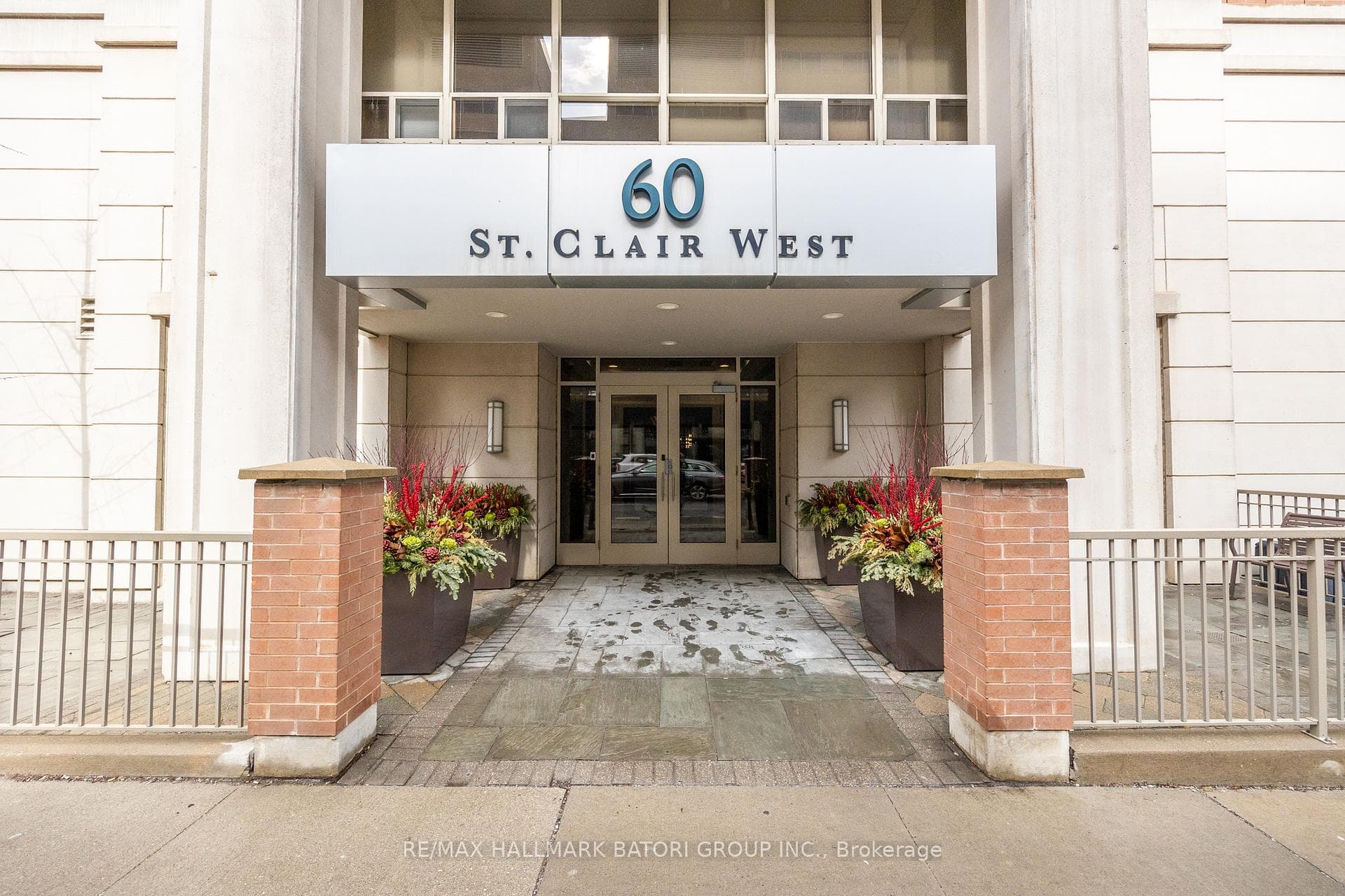 60 St Clair Avenue Unit 201, Toronto C02