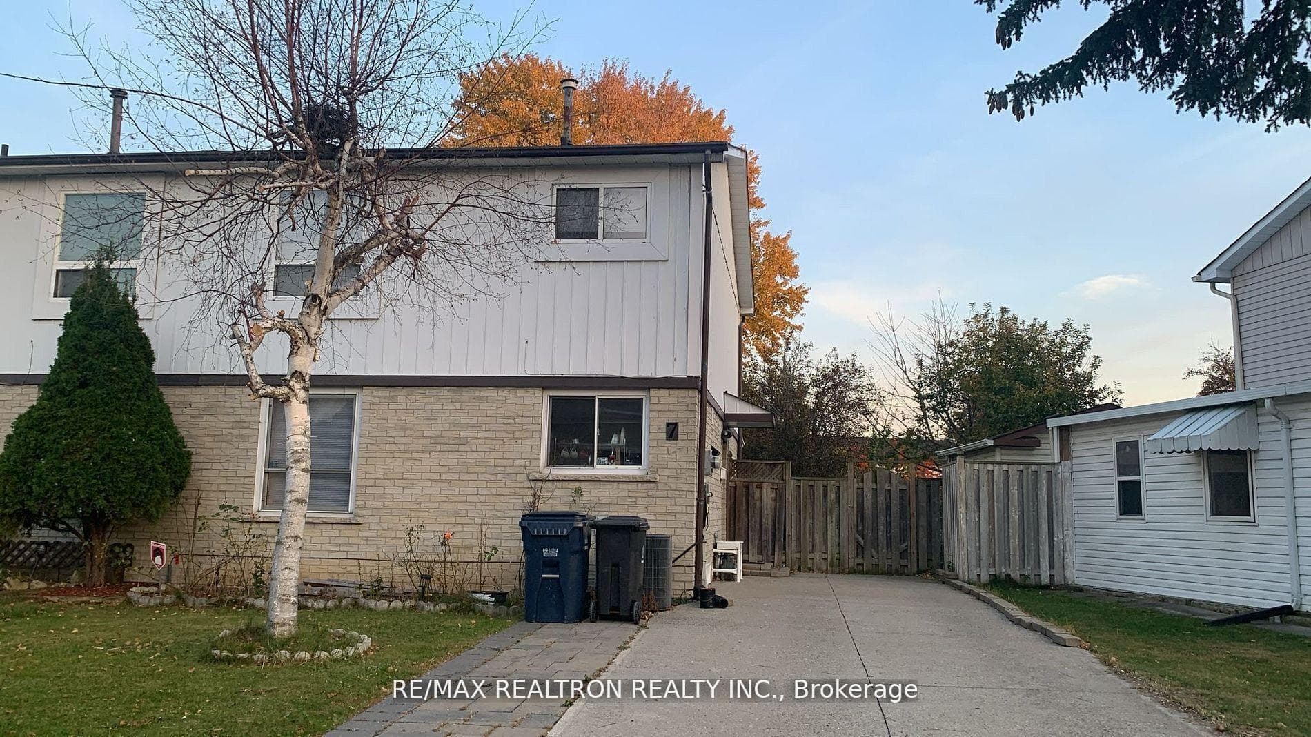 7 Parsell Square, Scarborough (Morningside / West Hill), ON M1B 2A5 - Photo 1