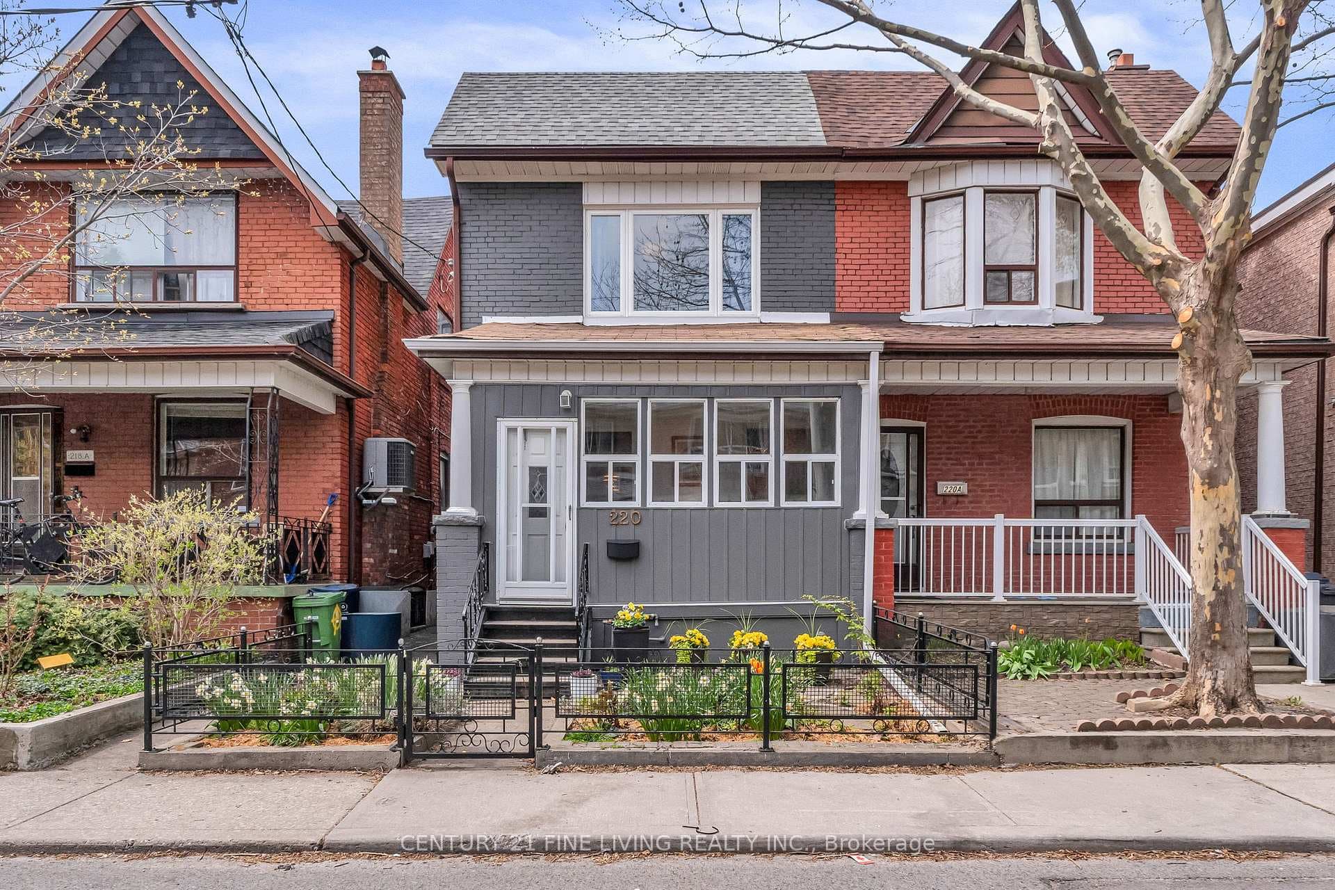 220 St Helen's Avenue, Toronto C01