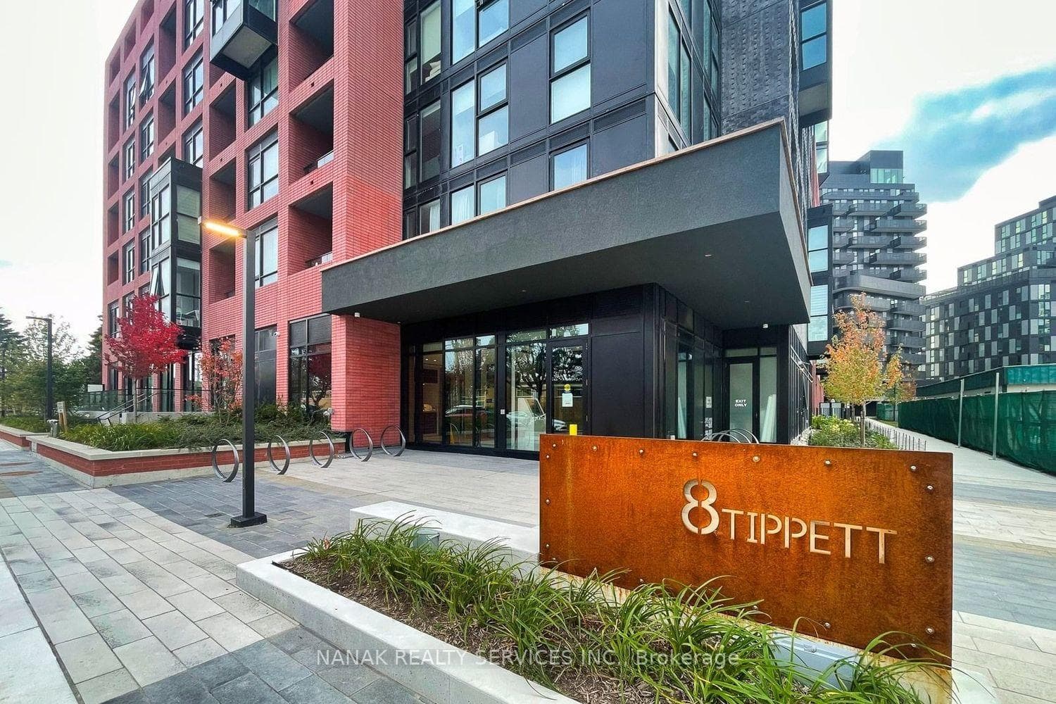 8 Tippet Road Unit 111, North York (Bathurst Manor / Clanton Park), ON M3H 0E7 - Photo 1