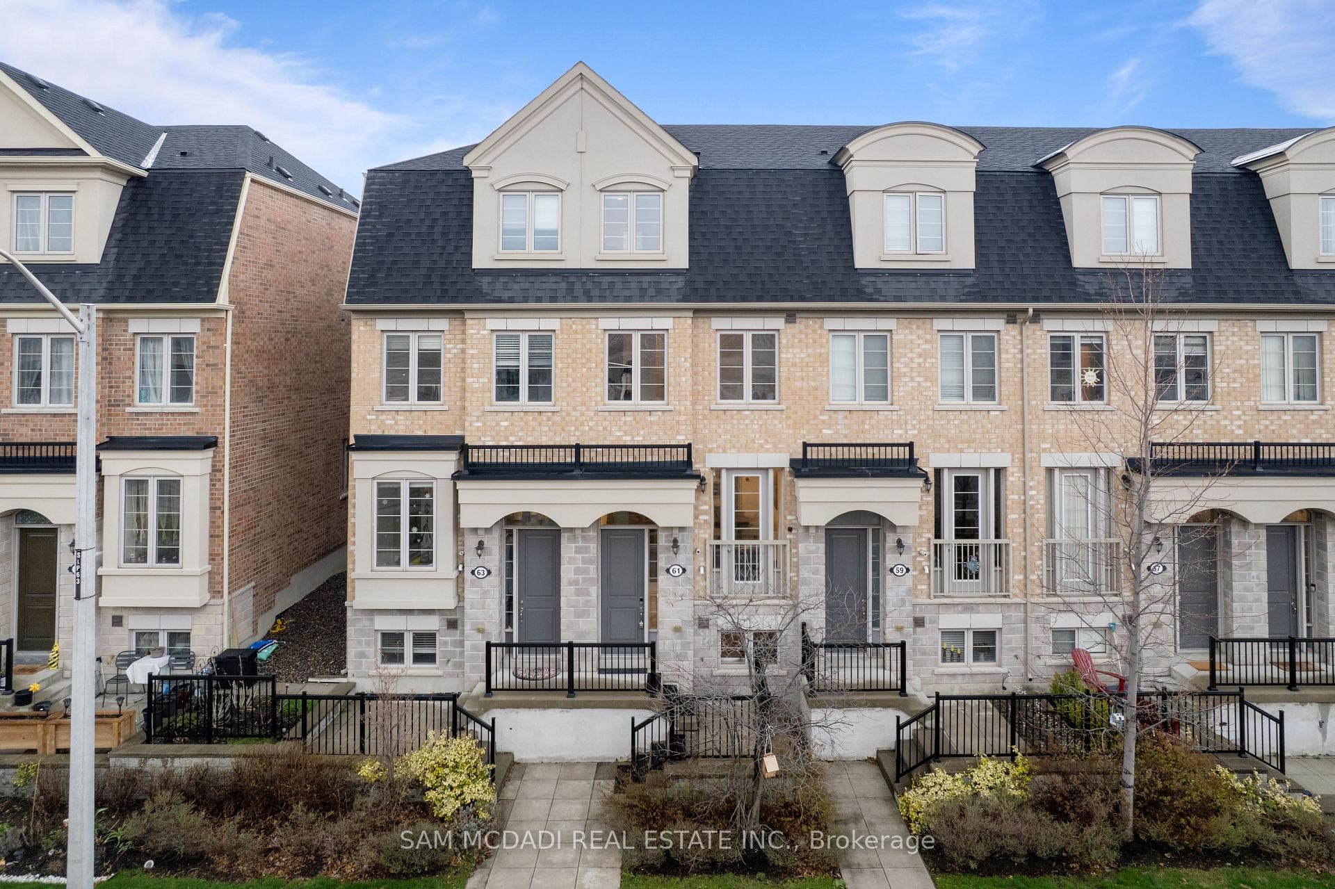 61 Edward Horton Crescent, Etobicoke (Islington / Rexdale), ON M8Z 0E7 - Photo 1