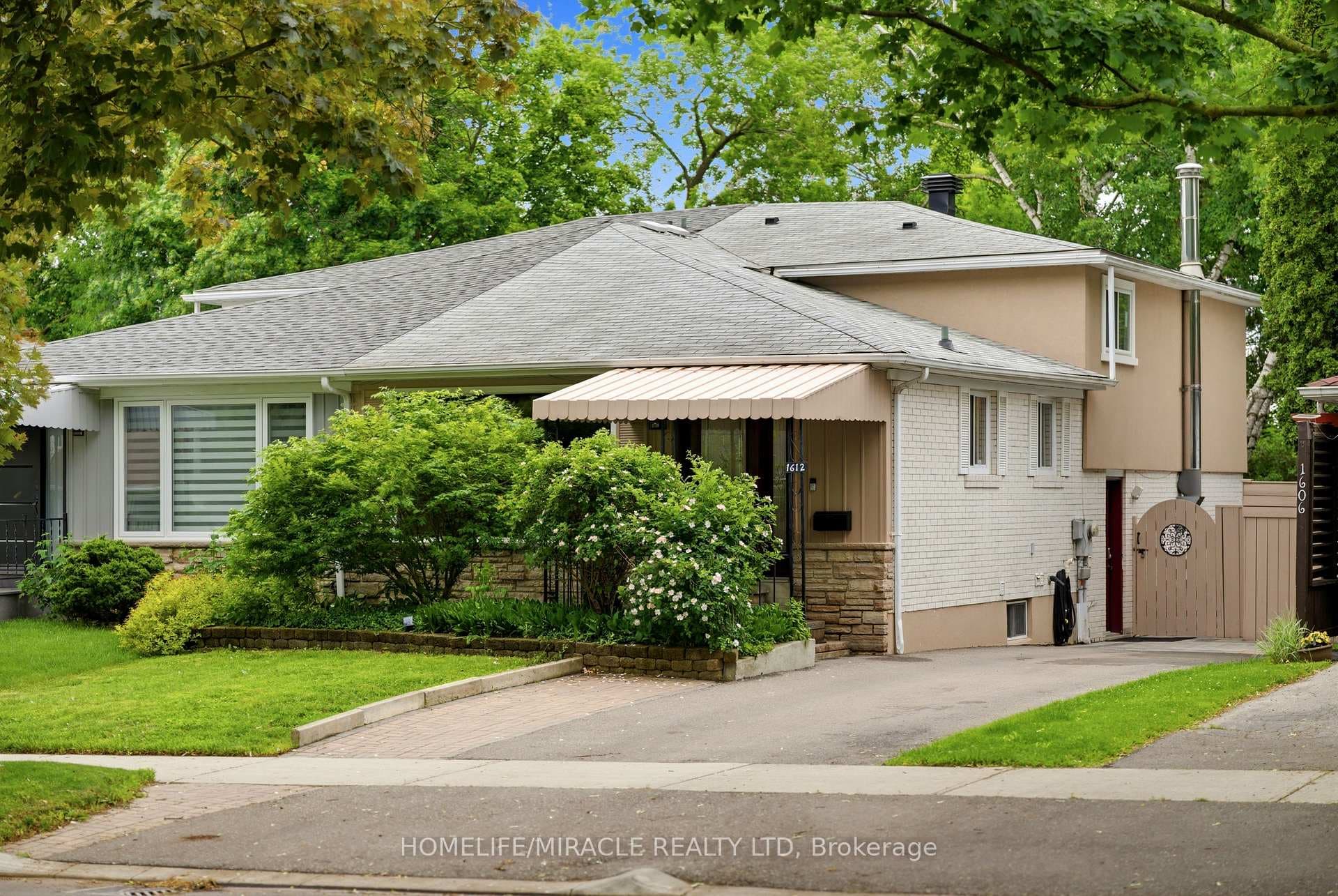 1612 Wavell Crescent, Mississauga, ON L4X 1X1 - Photo 1
