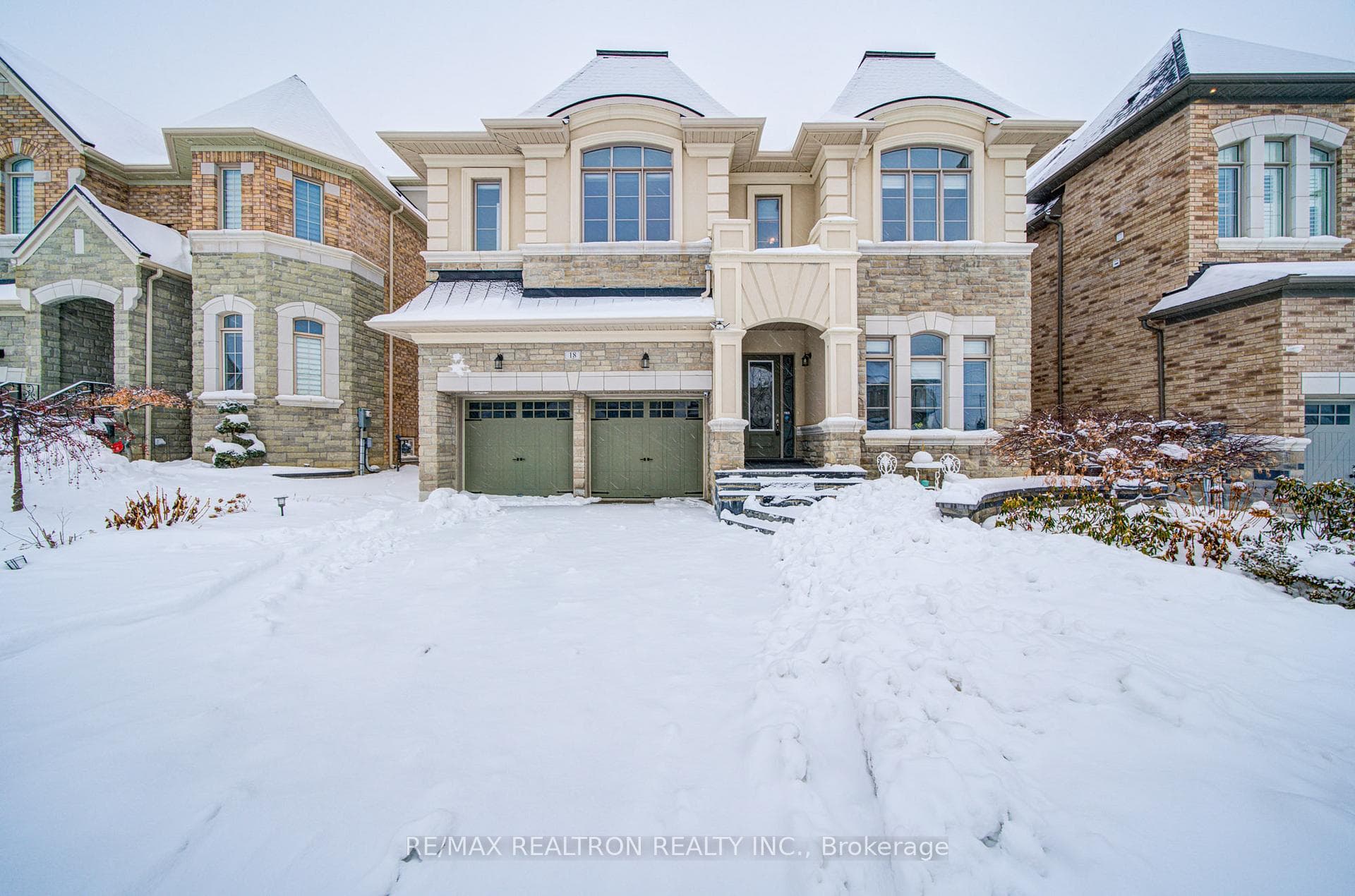 18 Giardina Crescent, Richmond Hill, ON L4B 0G2 - Photo 1