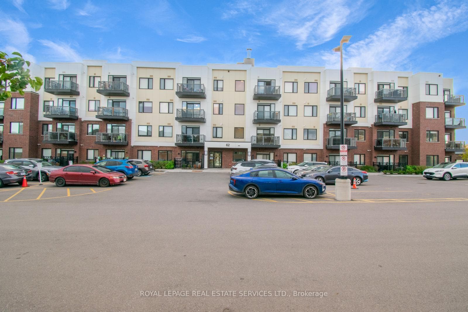 62 Sky Harbour Drive Unit 113, Brampton, ON L6Y 0C1 - Photo 1