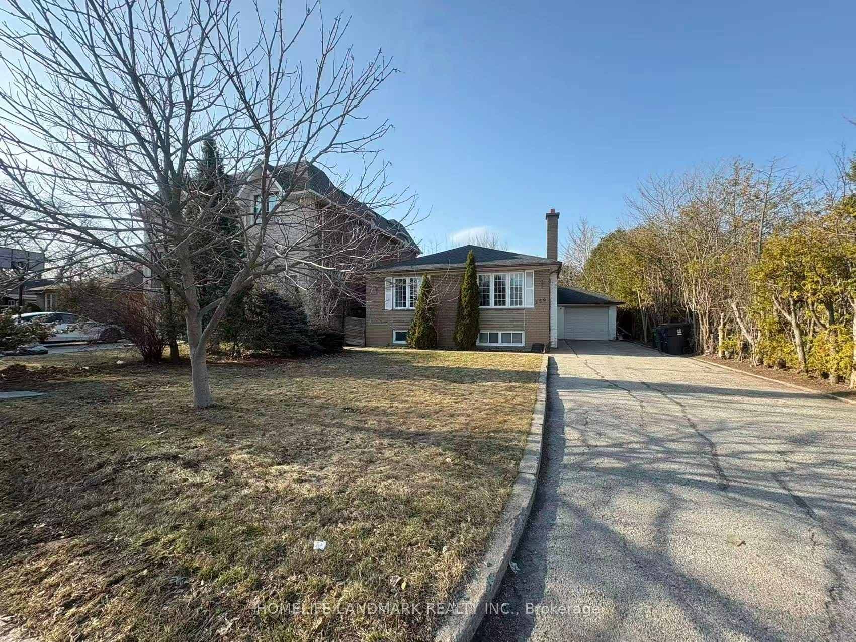 256 Patricia Avenue Unit Main, Thornhill / Willowdale, ON M2M 1J8 - Photo 1