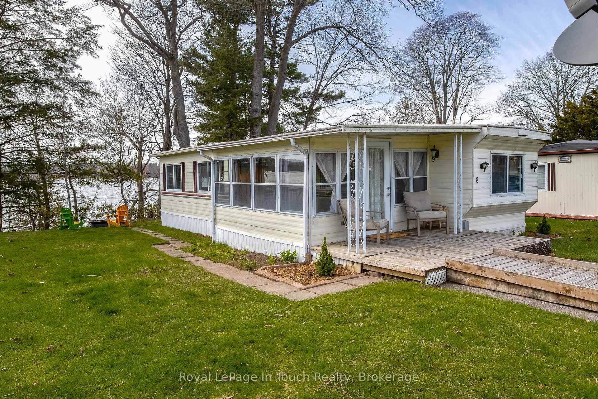 8 Lakeshore Road, Midland