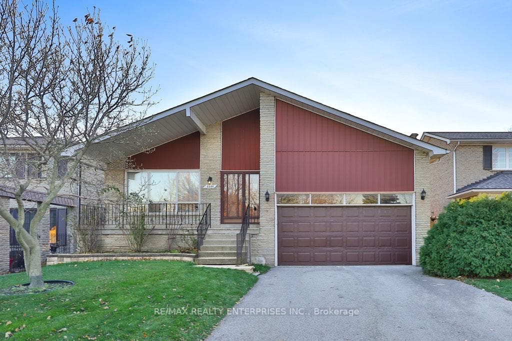 2288 Hensall Street, Mississauga, ON L5A 2S9 - Photo 1