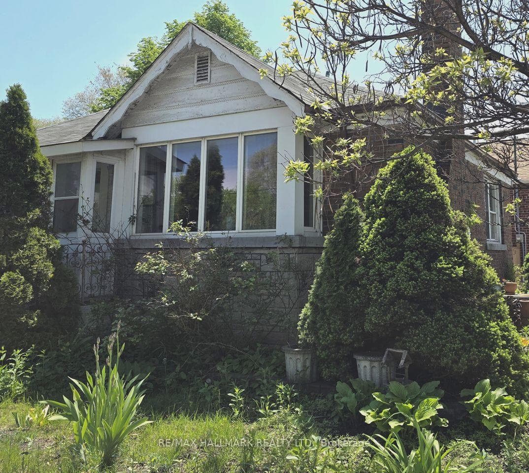115 Lankin Boulevard, Danforth / East York, ON M4J 4X2 - Photo 1