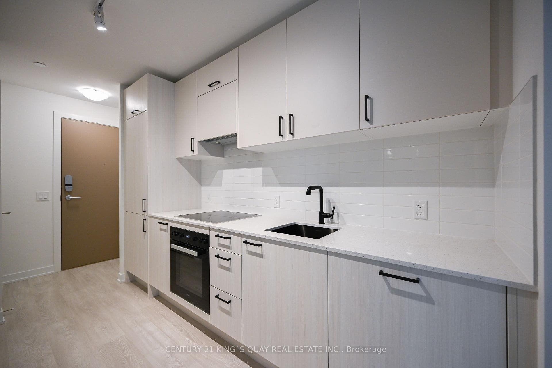 5 Quarrington Lane Unit 901, Don Mills / Parkwoods / Victoria Village, ON M3C 0S5 - Photo 1