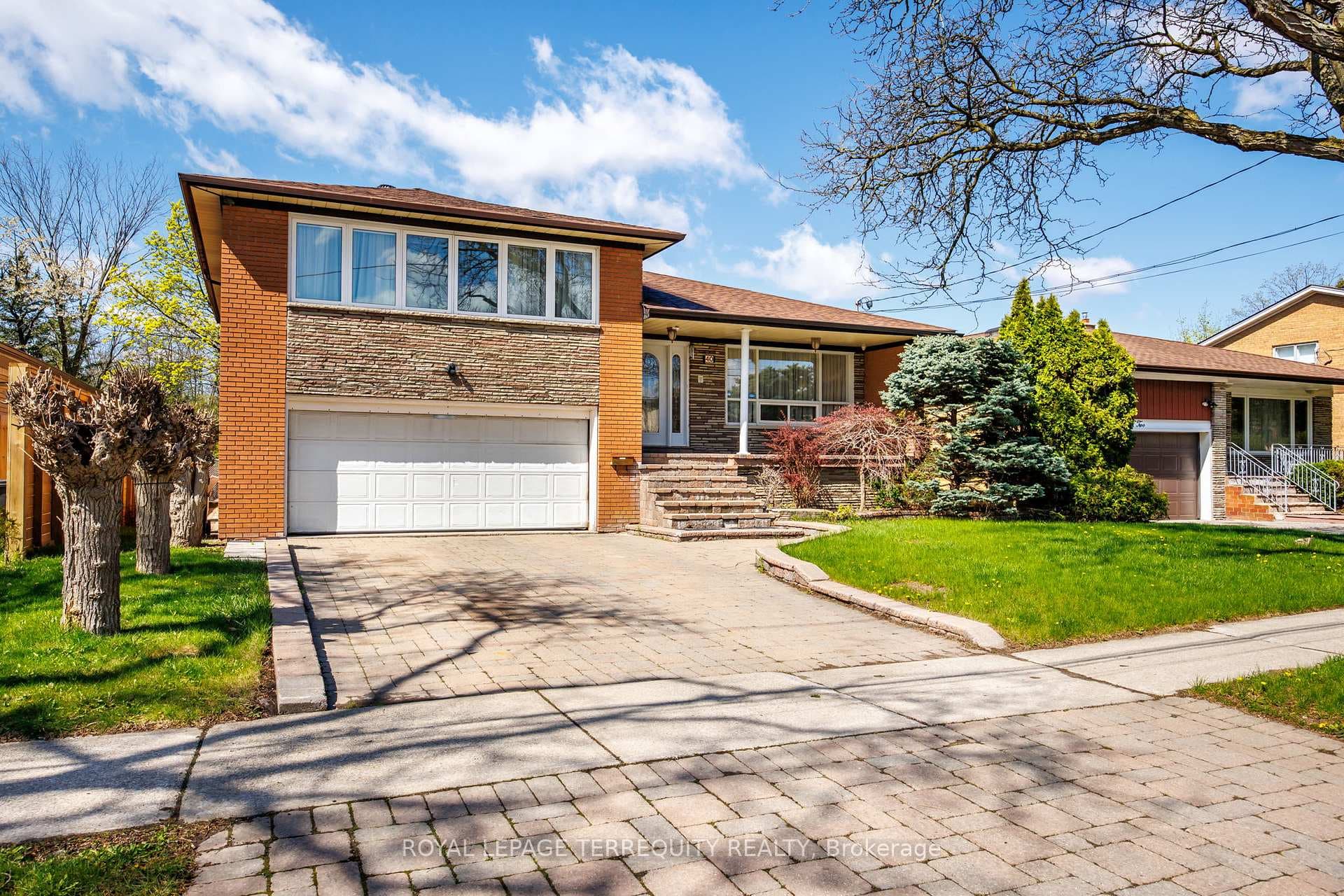 40 Sunnycrest Road, Thornhill / Willowdale, ON M2R 2T4 - Photo 1
