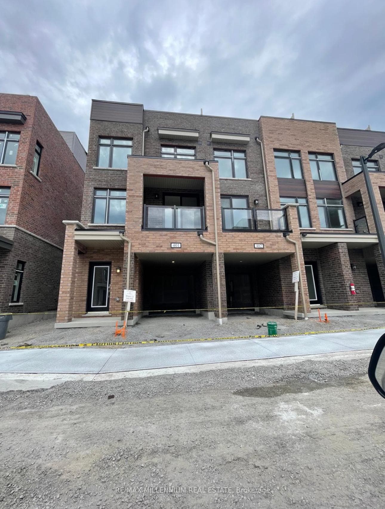1865 Pickering Parkway Unit 401, Pickering, ON L1V 0H2 - Photo 1