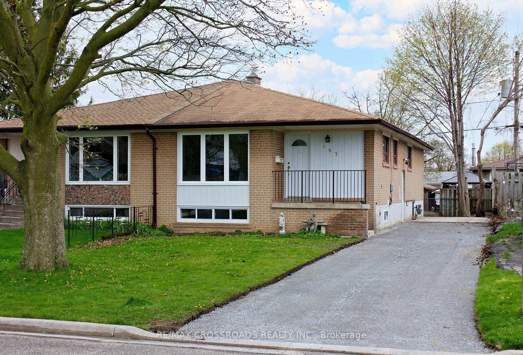797 Zator Avenue, Pickering, ON L1W 1X8 - Photo 1