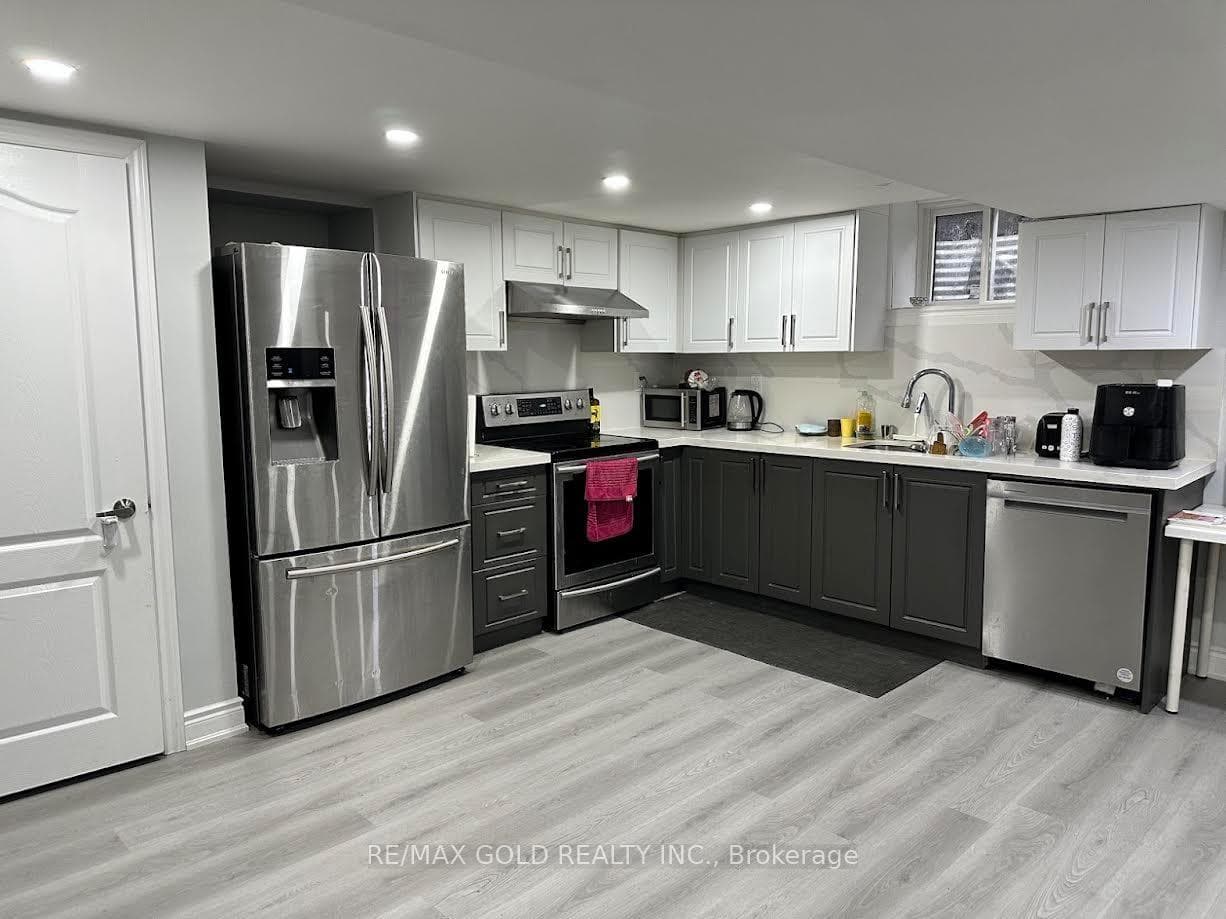 73 Snow Leopard Court, Brampton