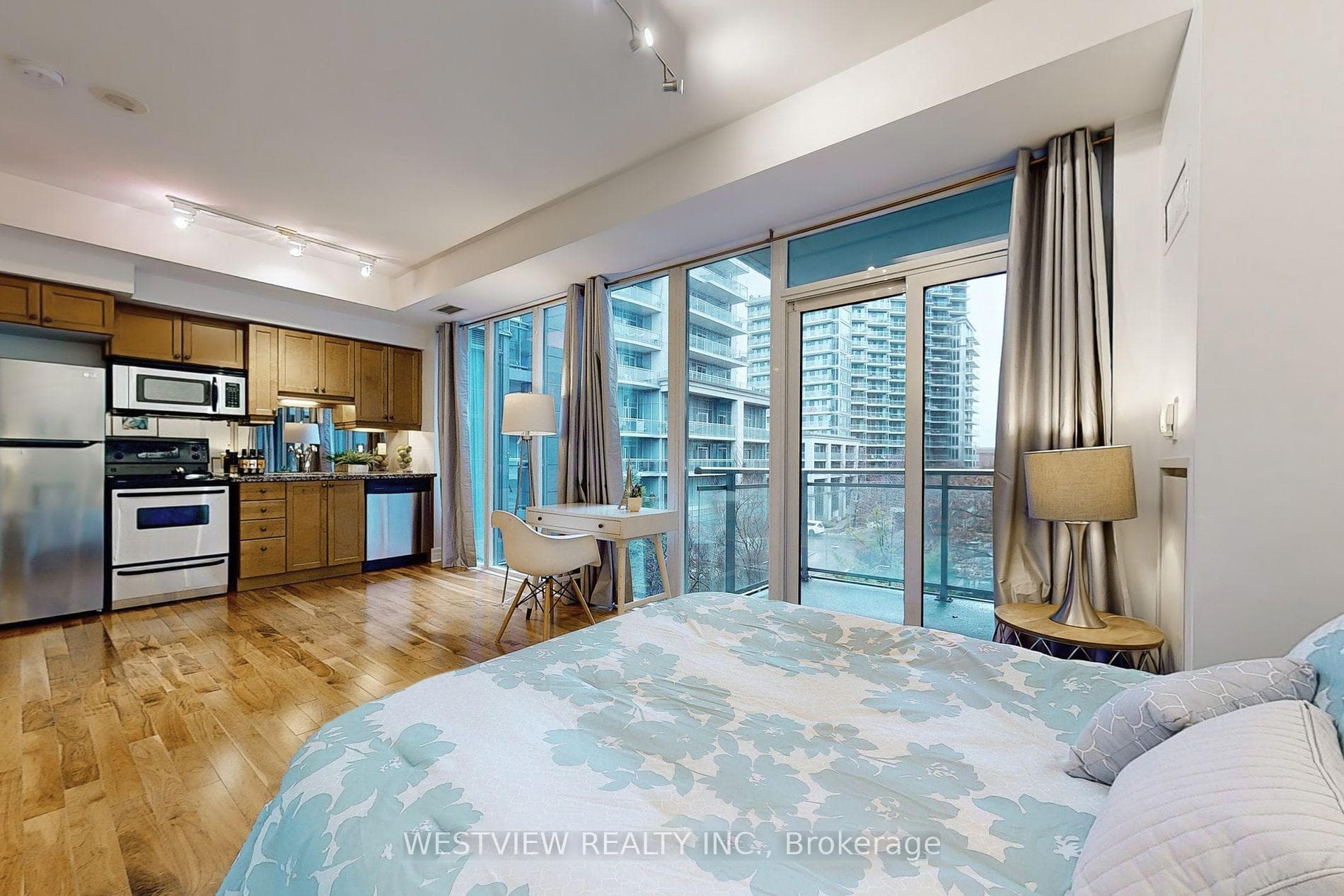 58 Marine Parade Drive Unit 333, Toronto W06