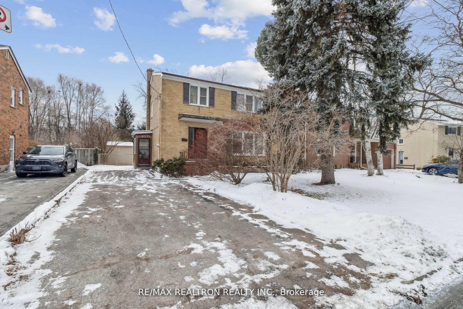 139 Yorkview Drive, Thornhill / Willowdale, ON M2R 1K2 - Photo 1