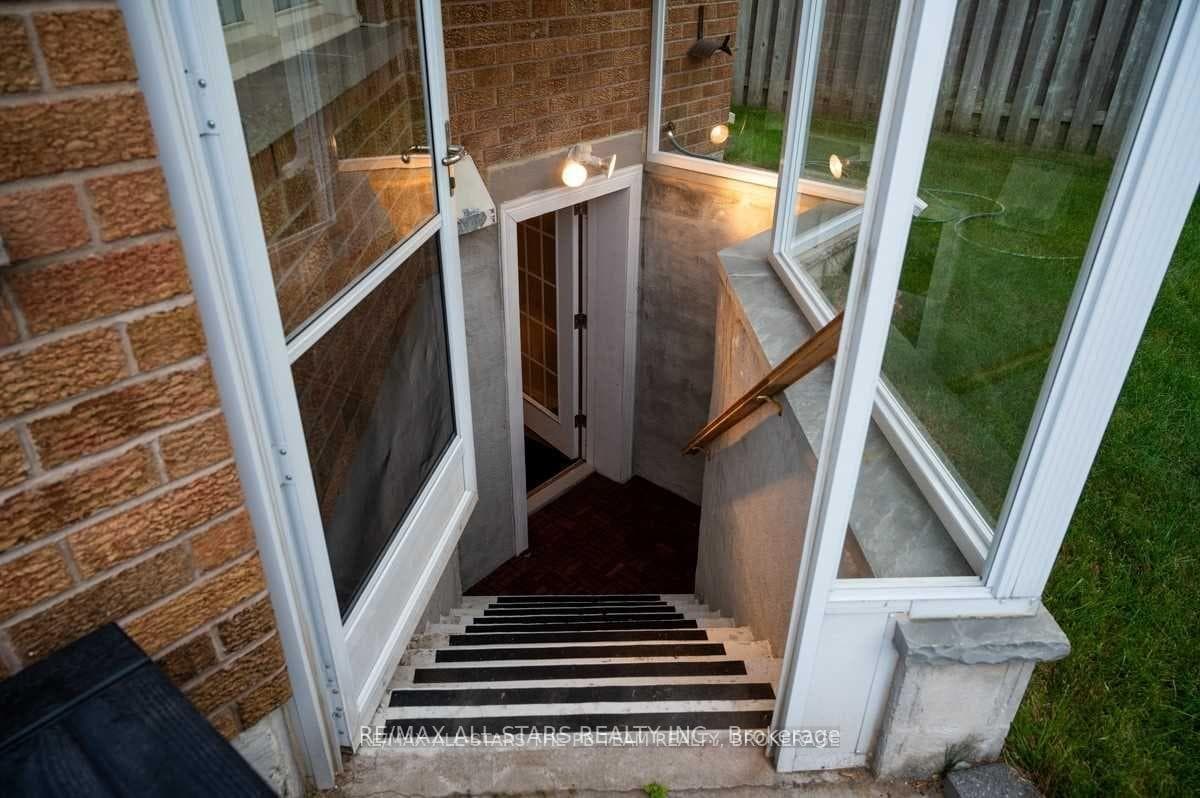 1915 Rosebank Road, Pickering, ON L1V 1P7 - Photo 1