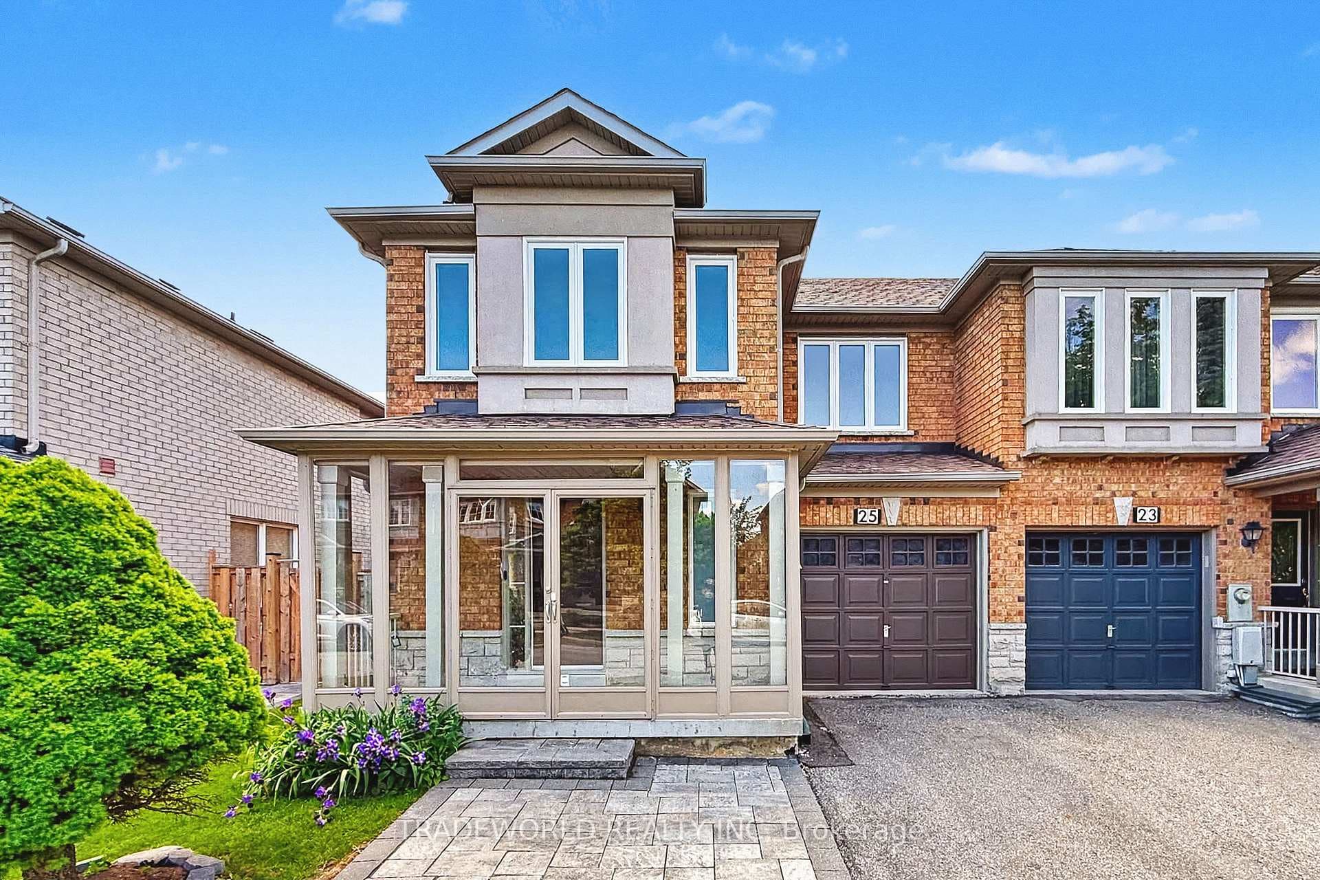 25 Bassett Avenue, Richmond Hill, ON L4B 4J9 - Photo 1