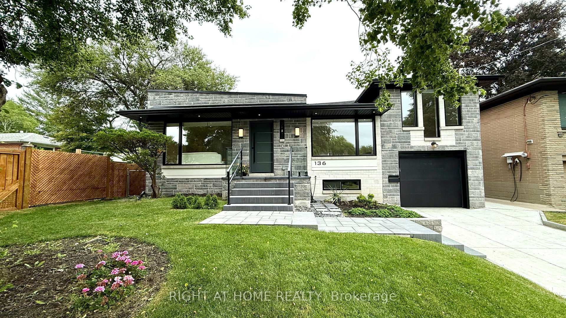 136 Santa Barbara Road, Thornhill / Willowdale, ON M2N 2C5 - Photo 1