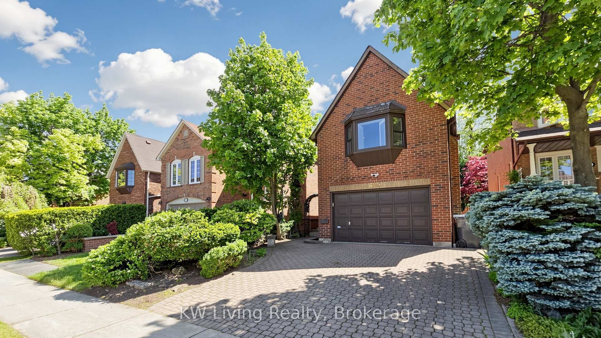 4251 Lastrada Heights, Mississauga, ON L5C 3V1 - Photo 1