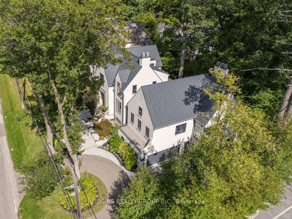 238 Mineola Road, Mississauga, ON L5G 2X4 - Photo 1