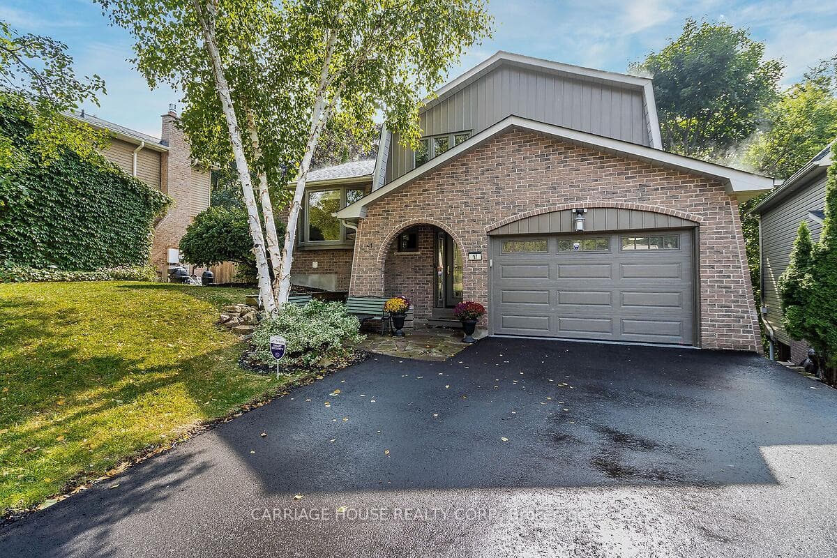 17 Terry Court, Halton Hills, ON L7G 1P4 - Photo 1