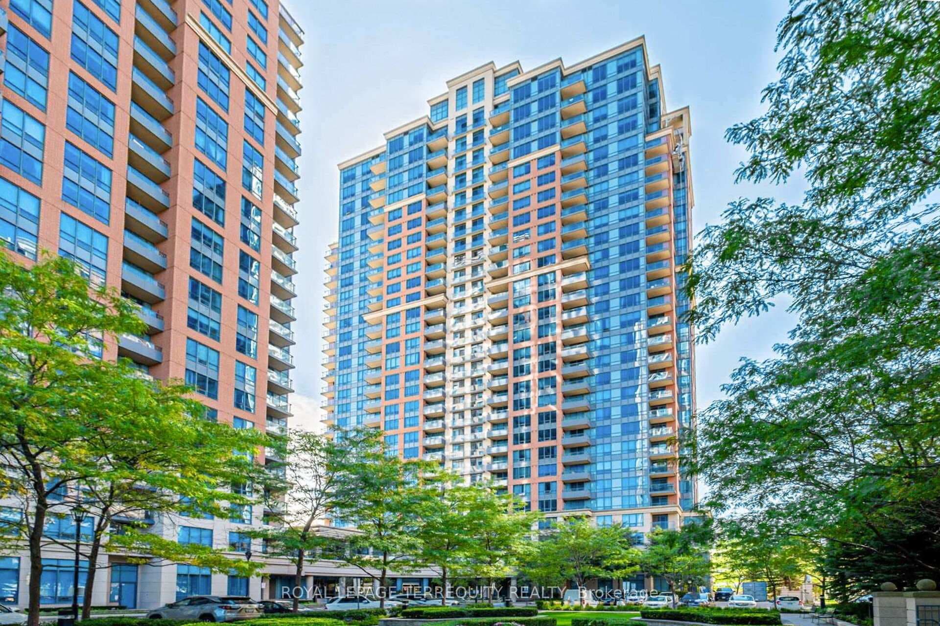 35 Viking Lane - Tridel Built Nuvo Essex