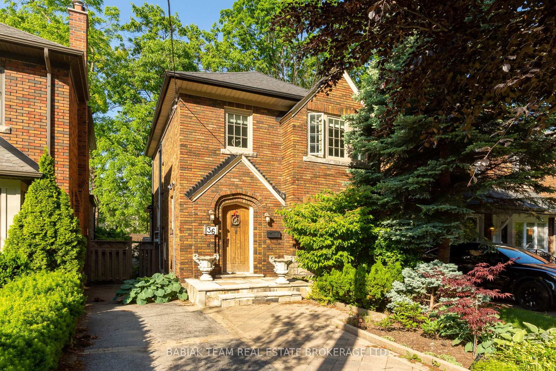 36 Riverview Gardens, Toronto W02