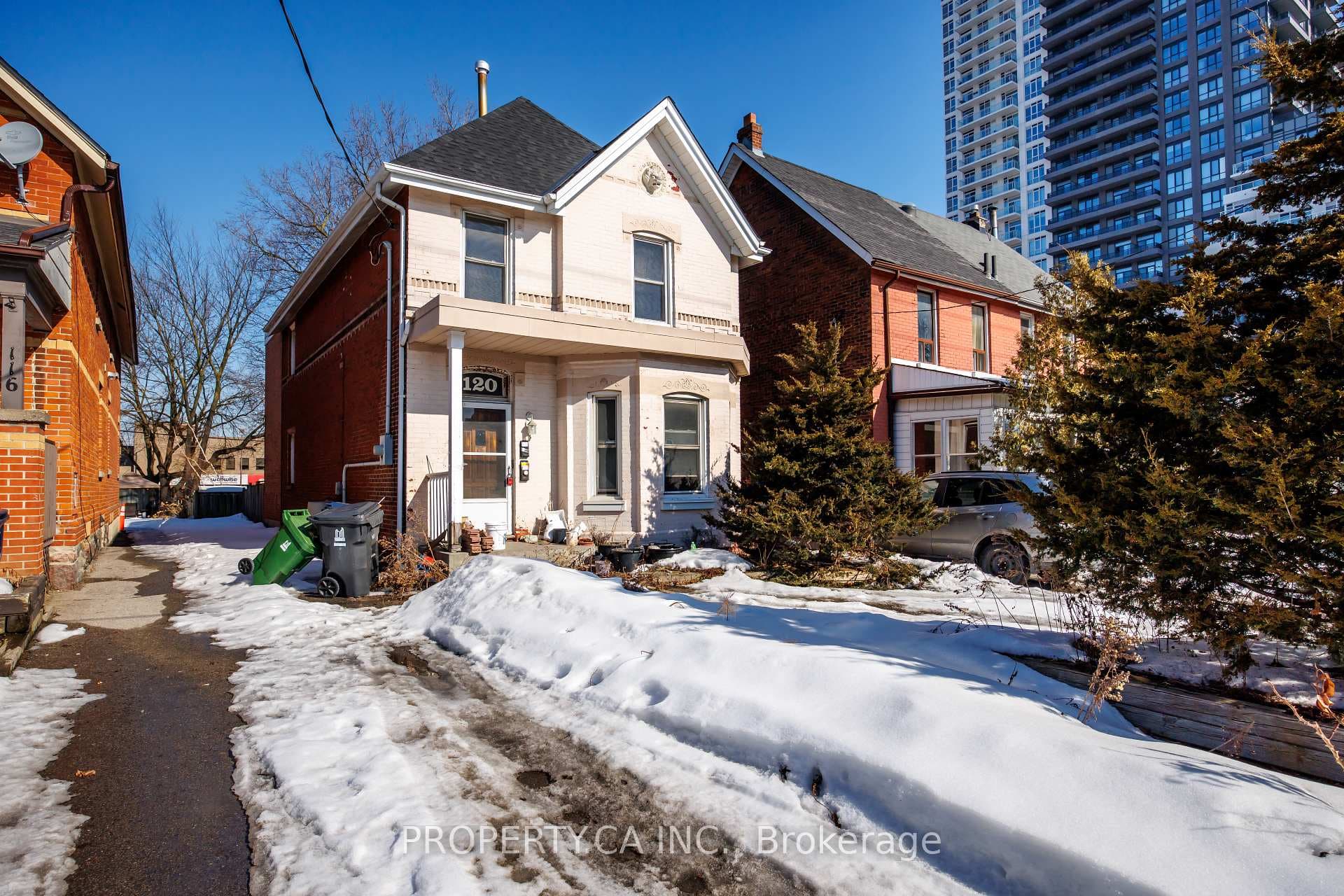 120 Stephenson Avenue Unit Upper, The Beaches / Upper Beaches, ON M4C 1G4 - Photo 1
