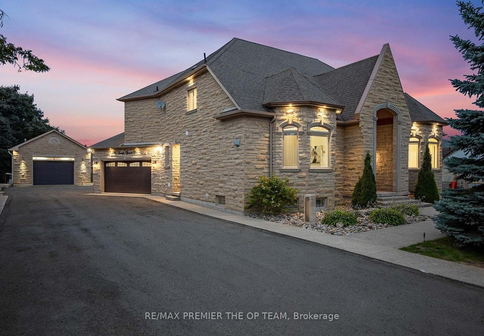 294 Sunset Beach Road, Richmond Hill