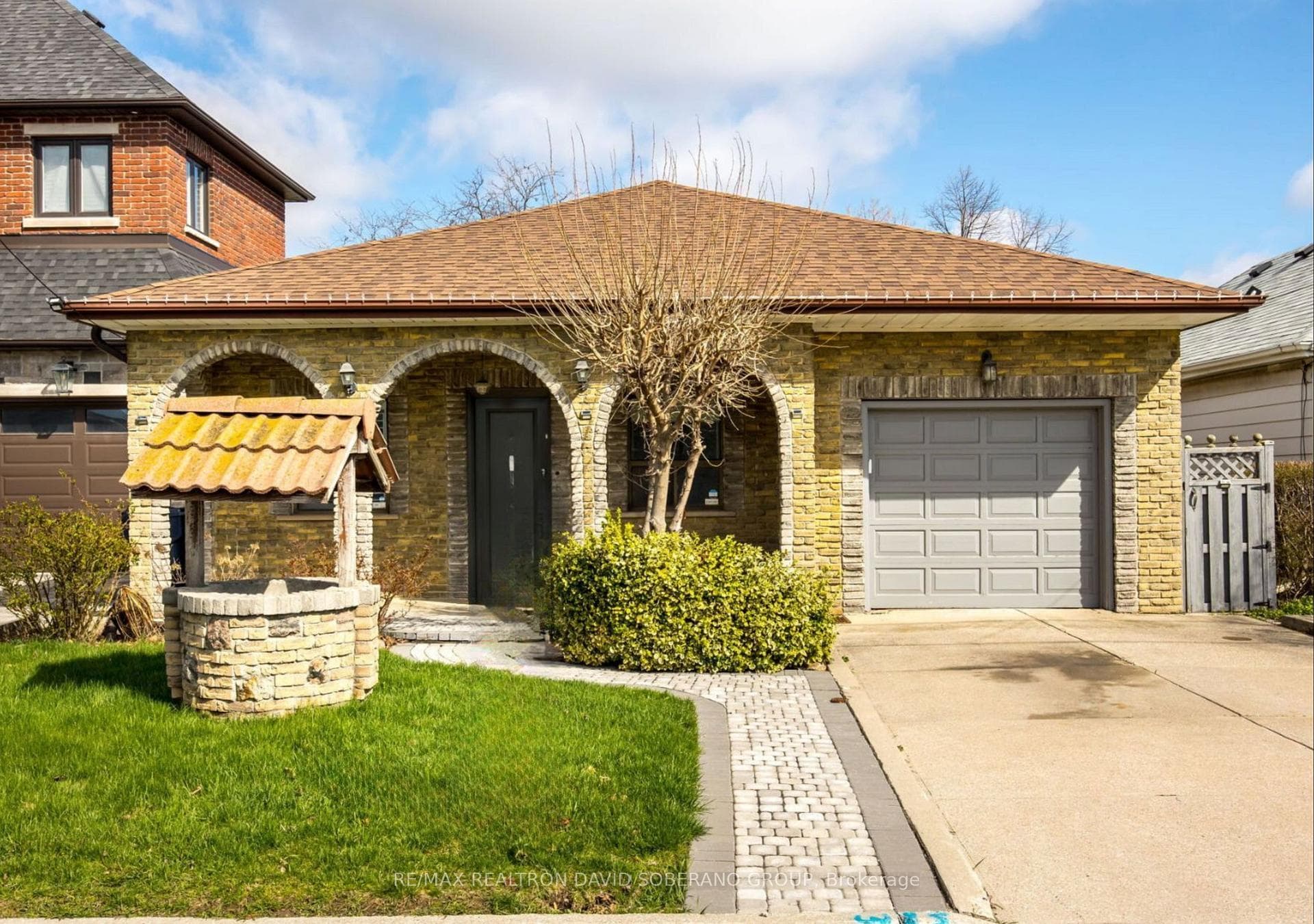 128 Gilley Road, Toronto W05