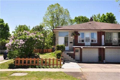 84 Harrington Crescent Unit Middle, Hillcrest Village / Bayview Village, ON M2M 2Y5 - Photo 1