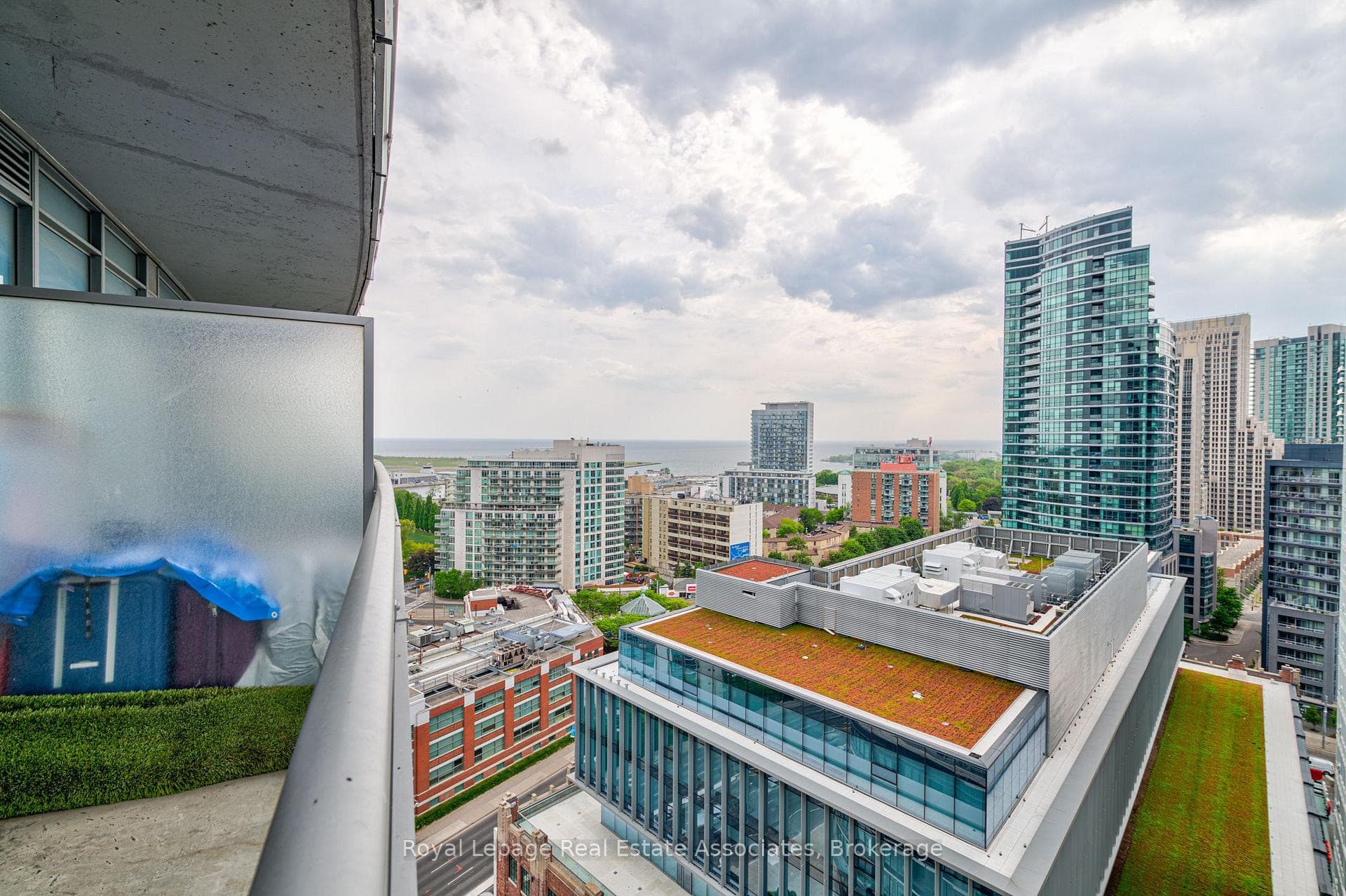 38 Dan Leckie Way Unit 2106, Toronto C01